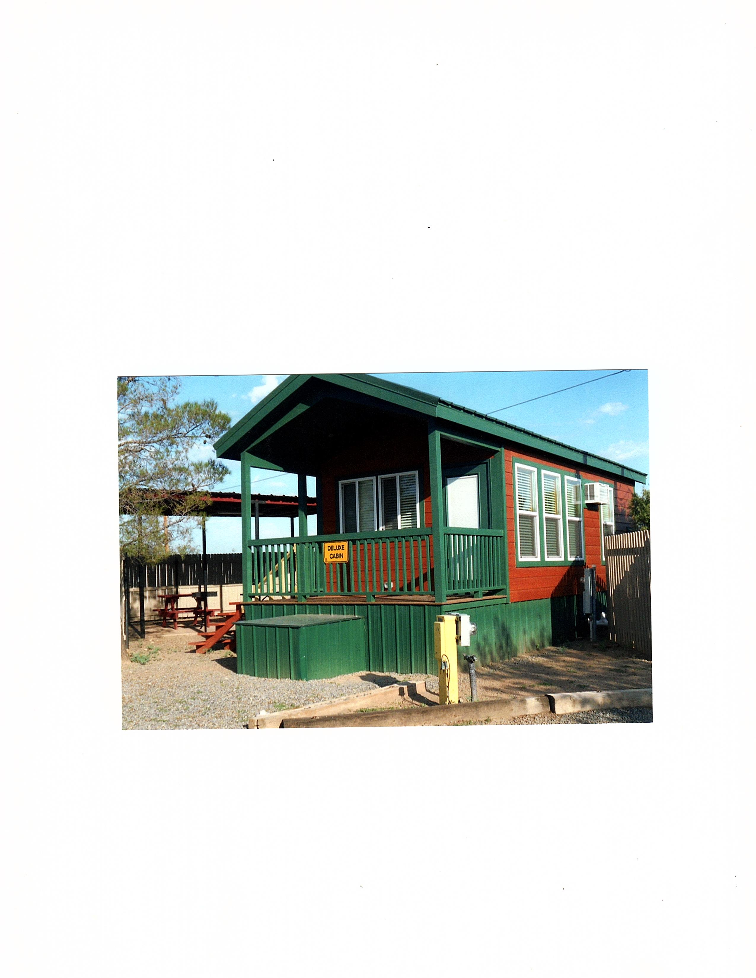 Deluxe Cabin (w/Bathroom)