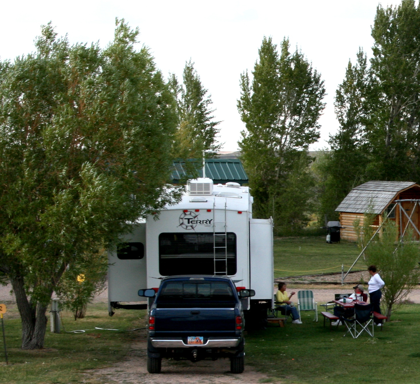 W&E Pull-Thru Site with shade