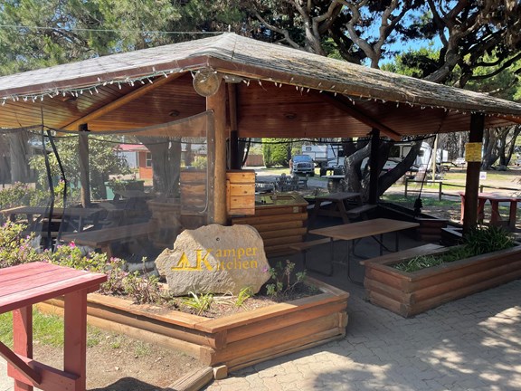 Kamper Kitchen centrally located