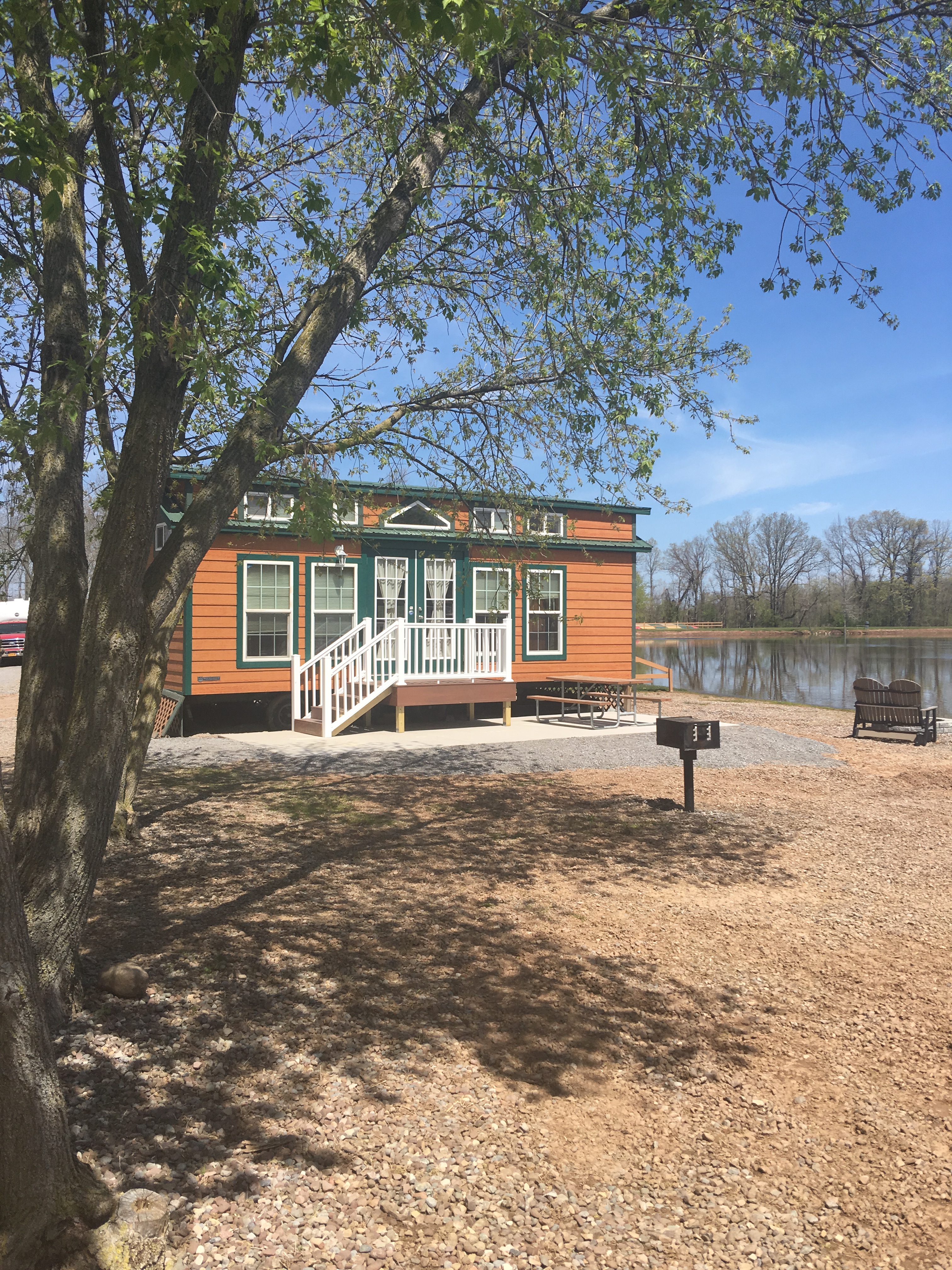 8 Person Deluxe Cabin on Wildwood Lake