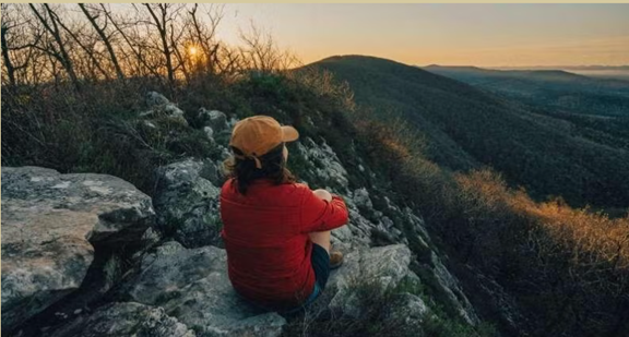 Lover's Leap Trail Hiking Trail: 1.1 mi Moderate
