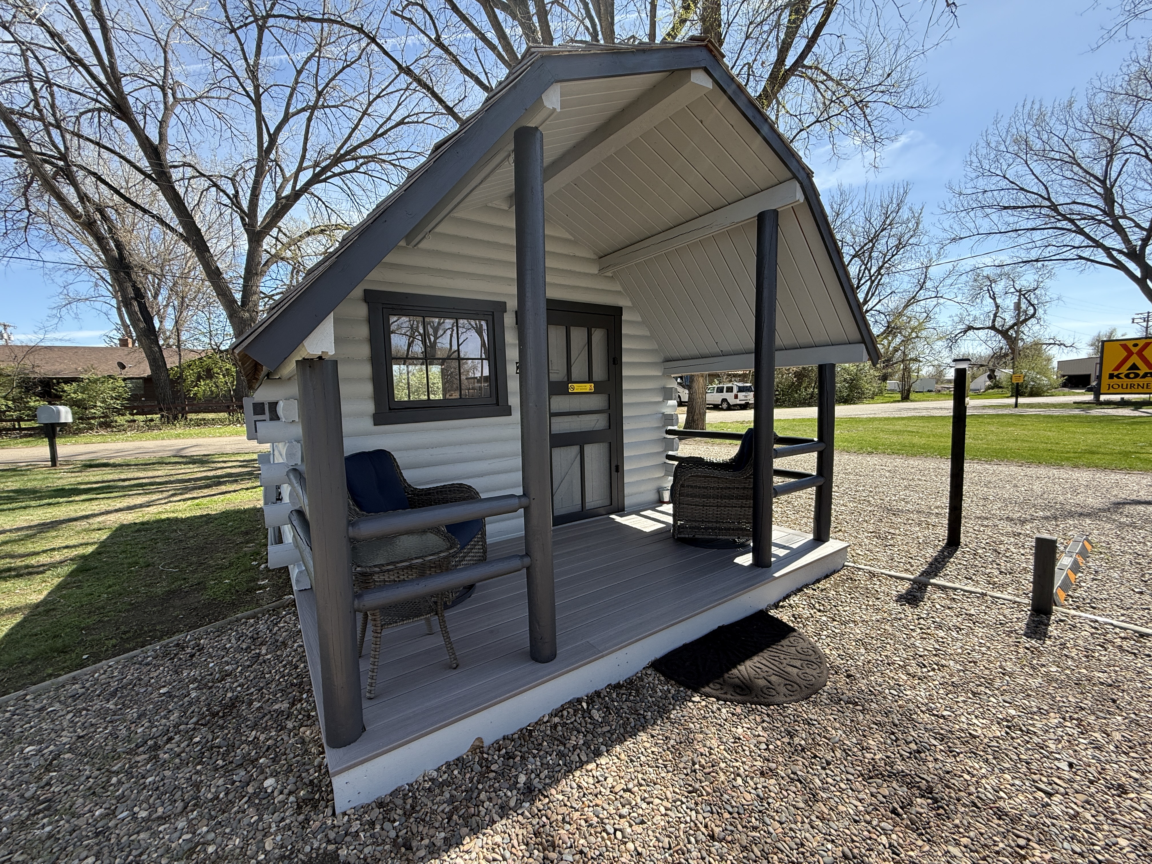 Cabin Deck Front