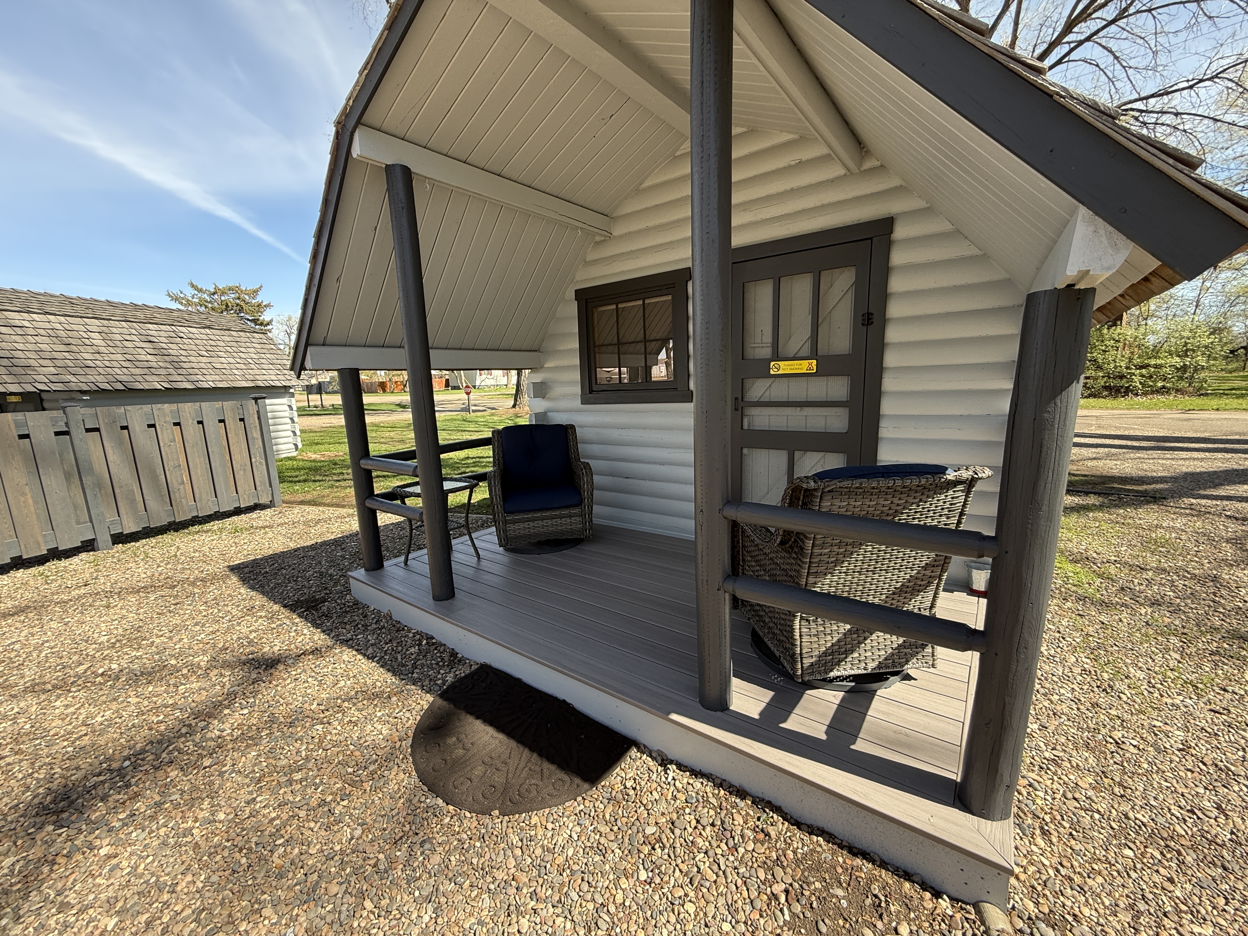 Cabin Deck Front