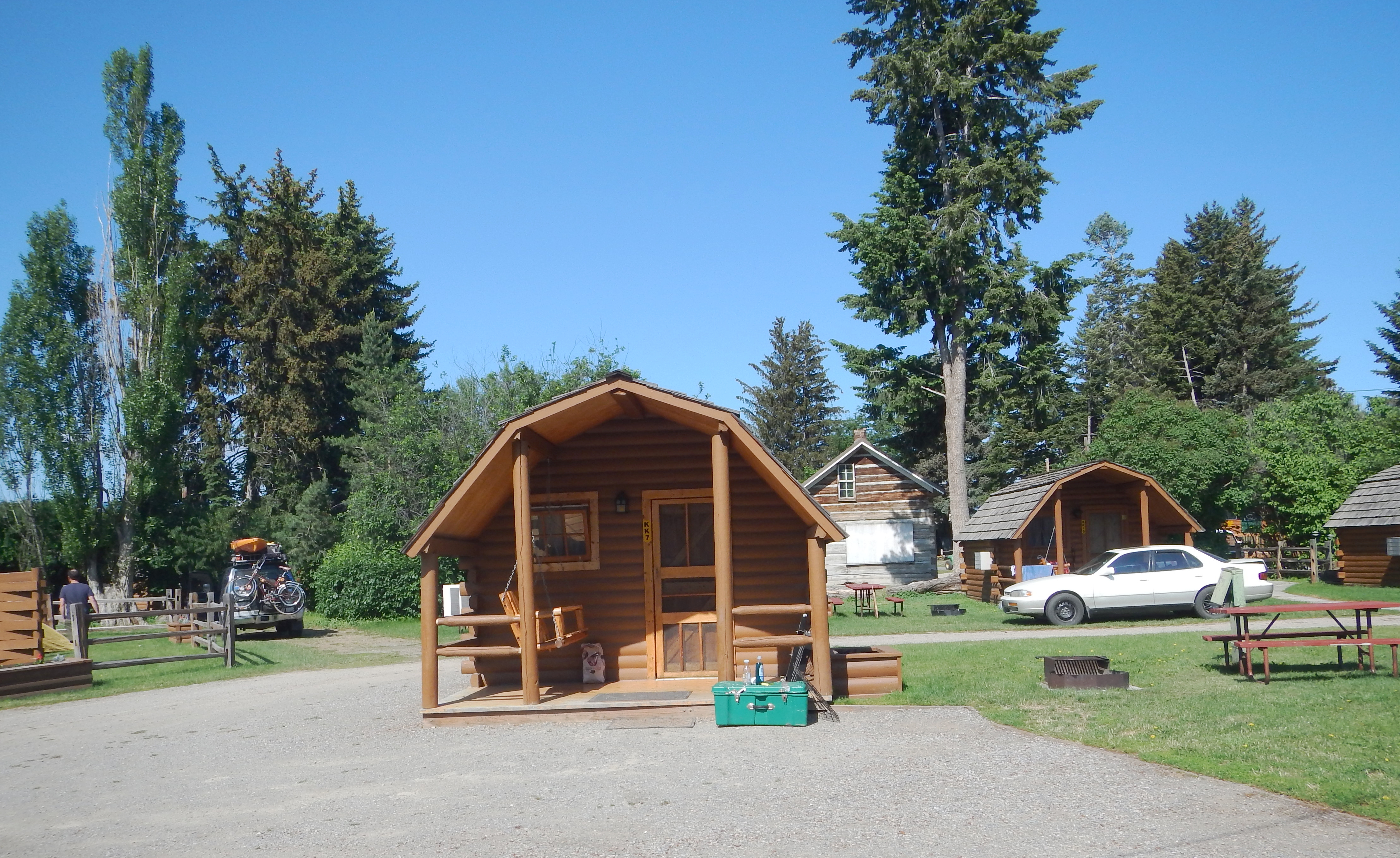 Cabin Sleeps 5 / One Room Camping Cabin
