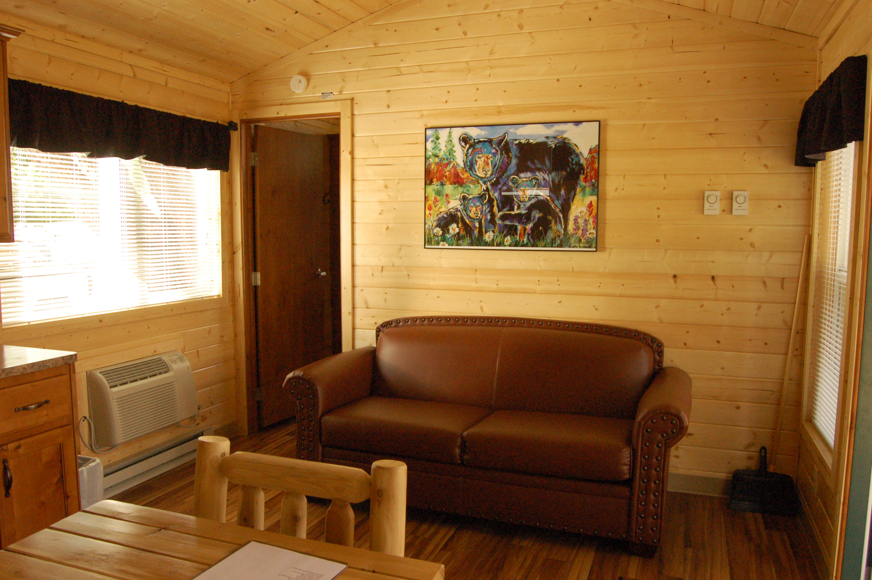 Big Bear Deluxe Cabin Living Area