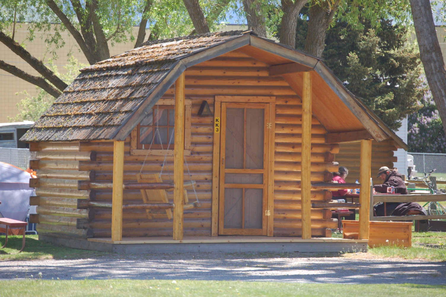 Cabin Sleeps 5 /  1 Room Camping Cabin