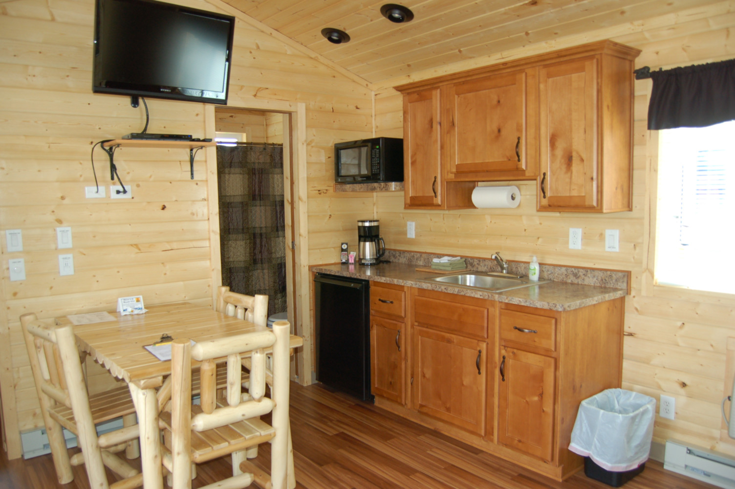 Big Bear Kitchen area
