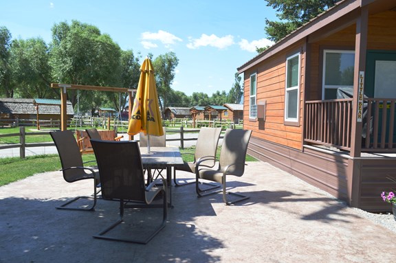 Studio Deluxe Cabin w/Full Bath