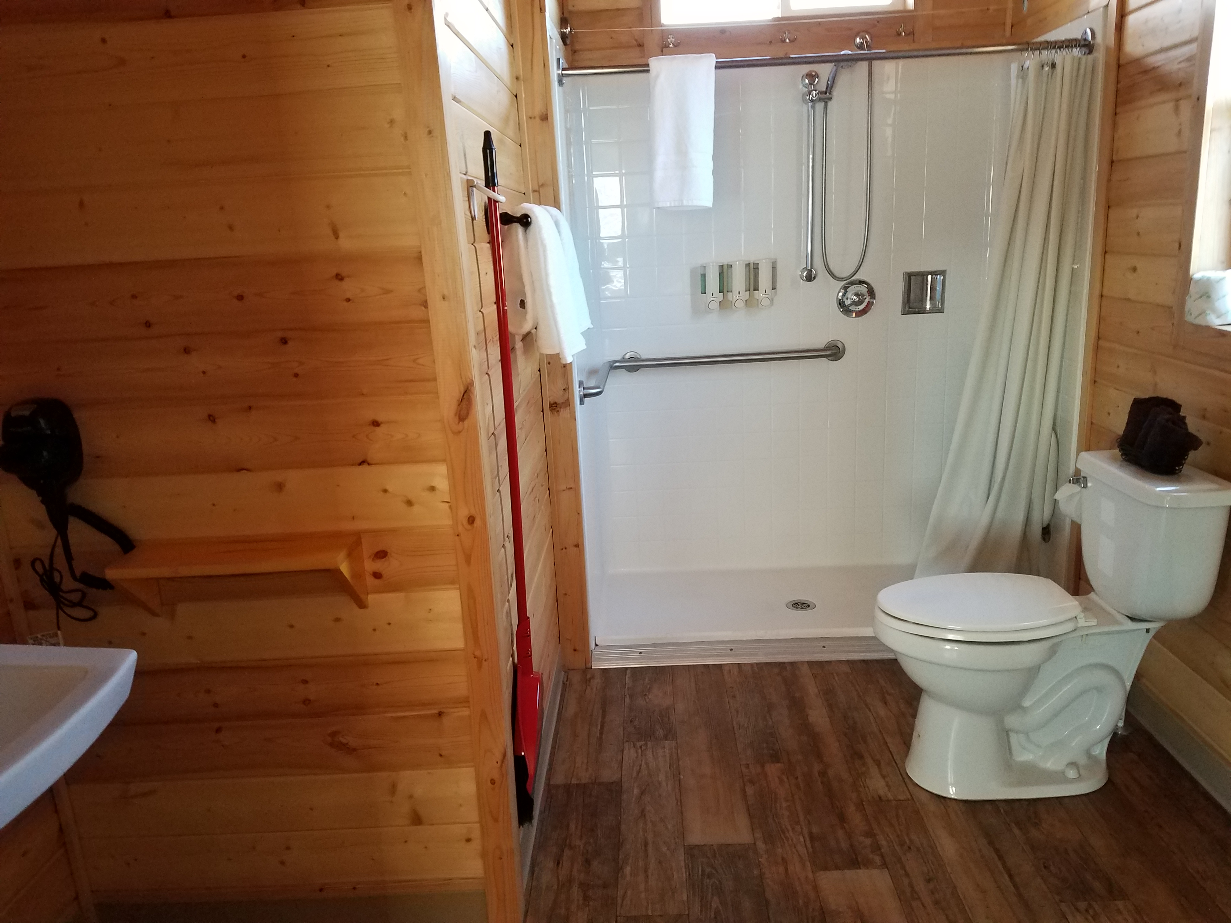 Deluxe Studio - Handicap Friendly