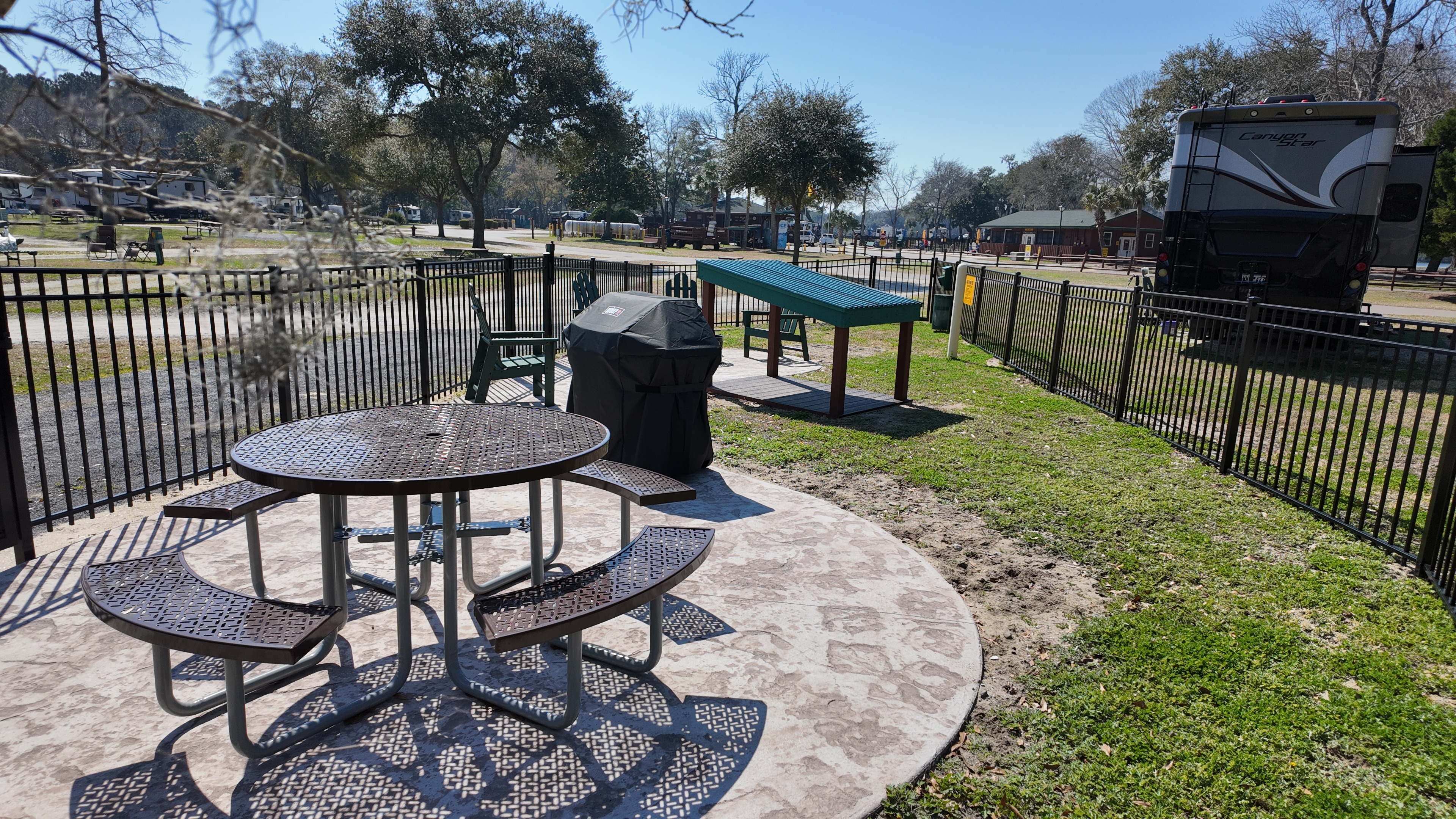 KOA Paw Pen Site B28