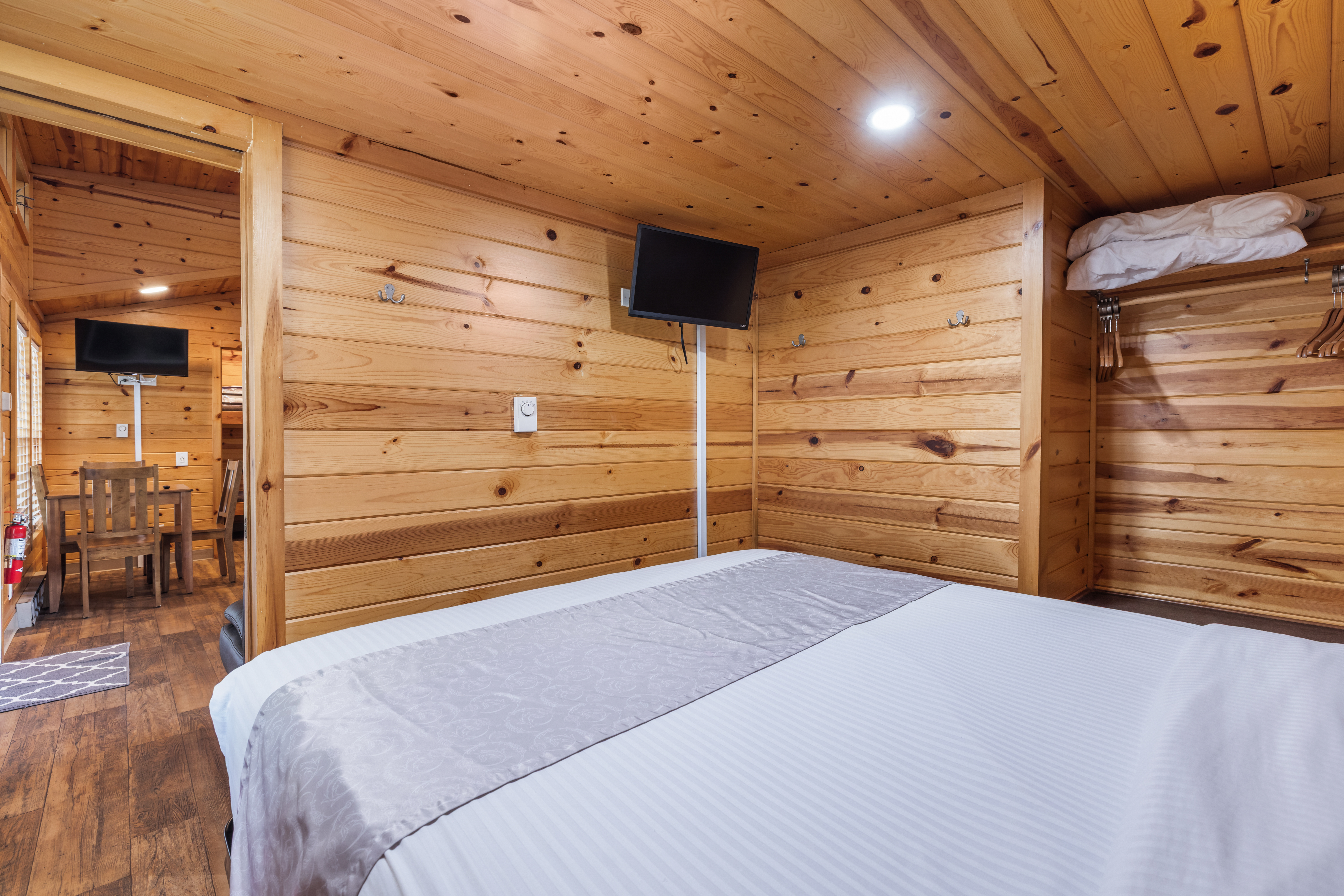 Family lodge K20 master bedroom