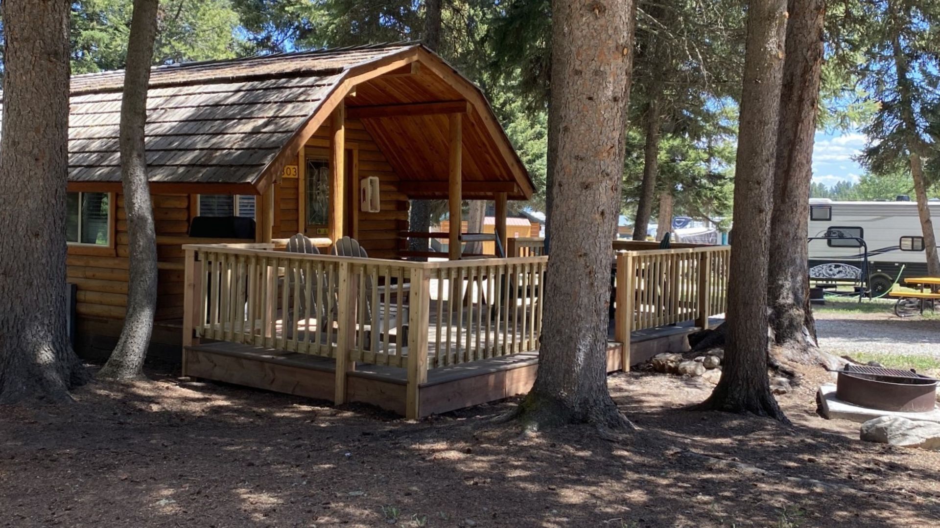 DC, 4p, Full Bath - Accommodation