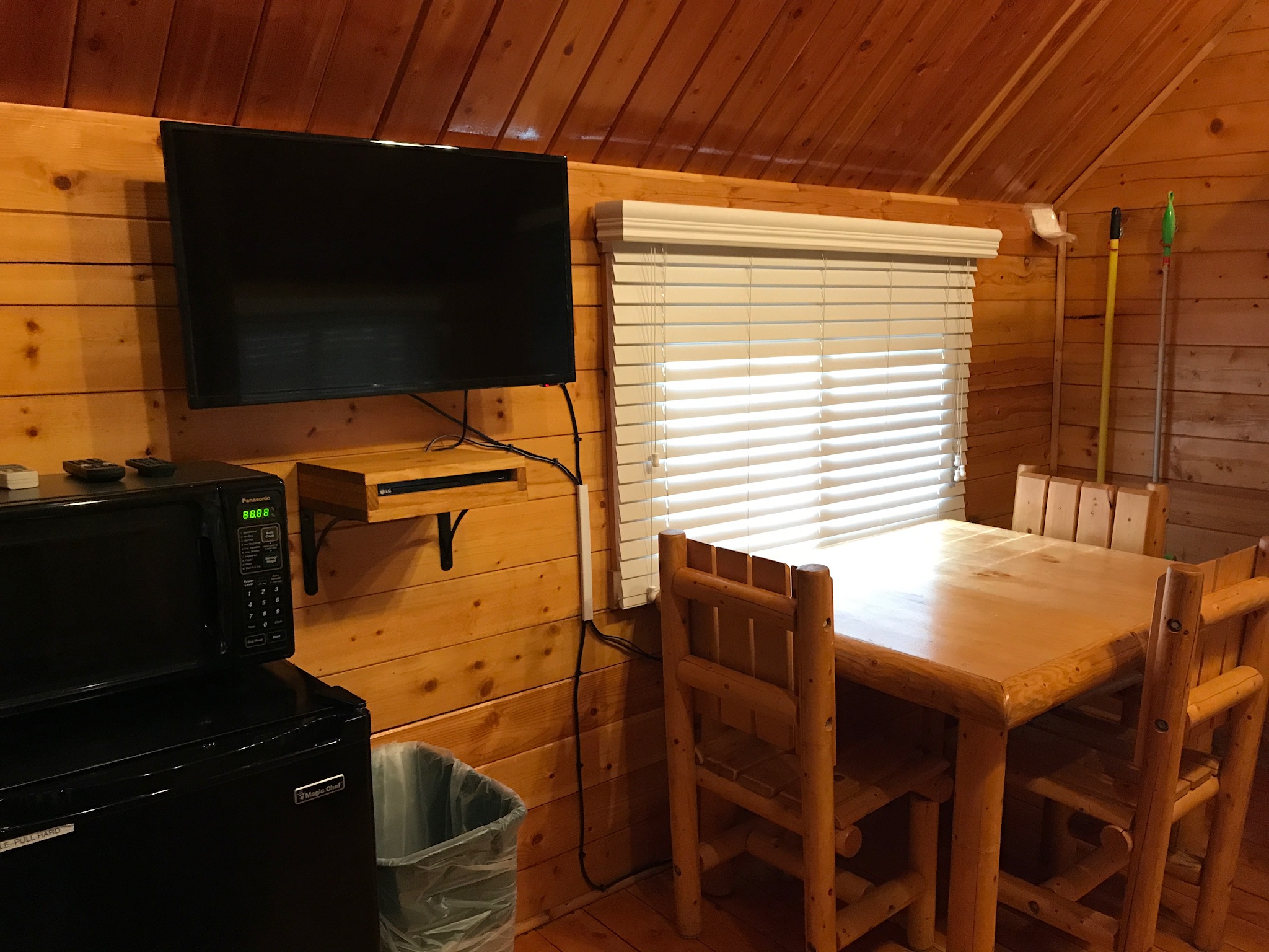 Camping Cabin 5; New 32 inch tv/dvd