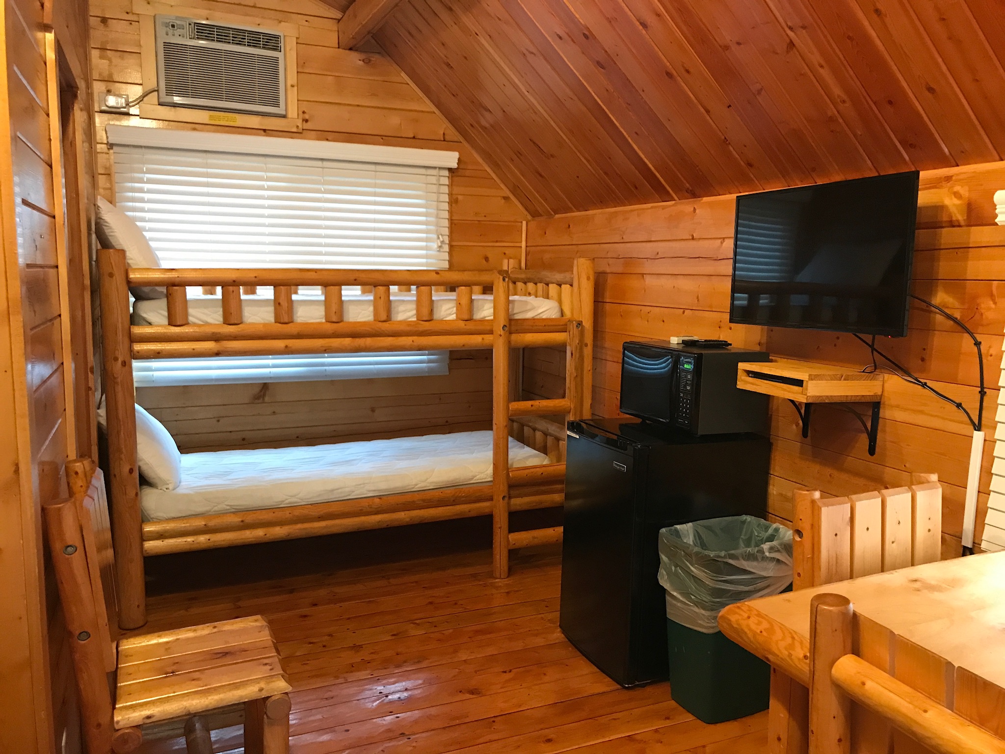 Camping Cabin 5; Bunk area