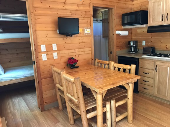Deluxe Cabin / Short lodge 4 & 5