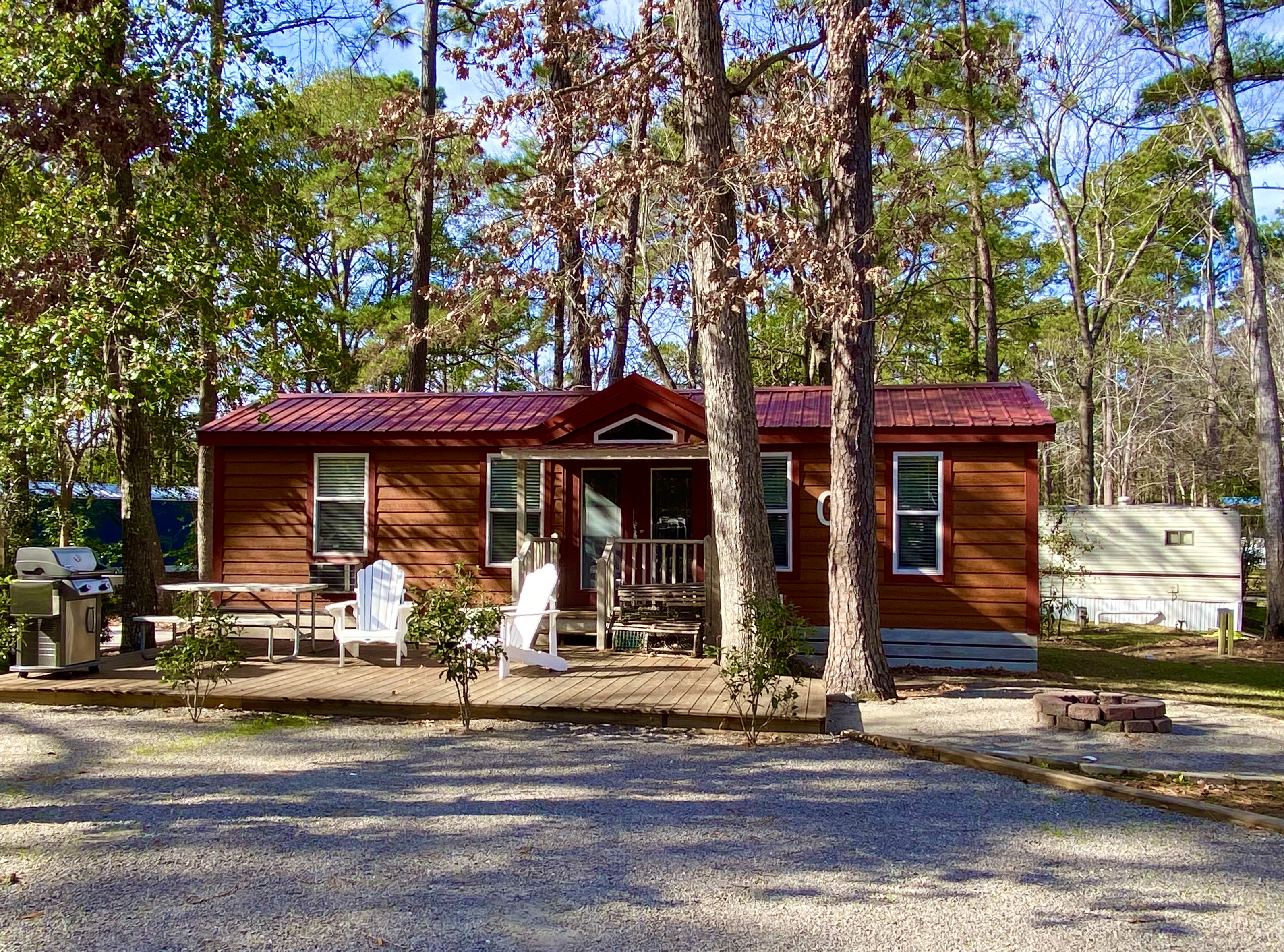 Deluxe Cabin Hill Front