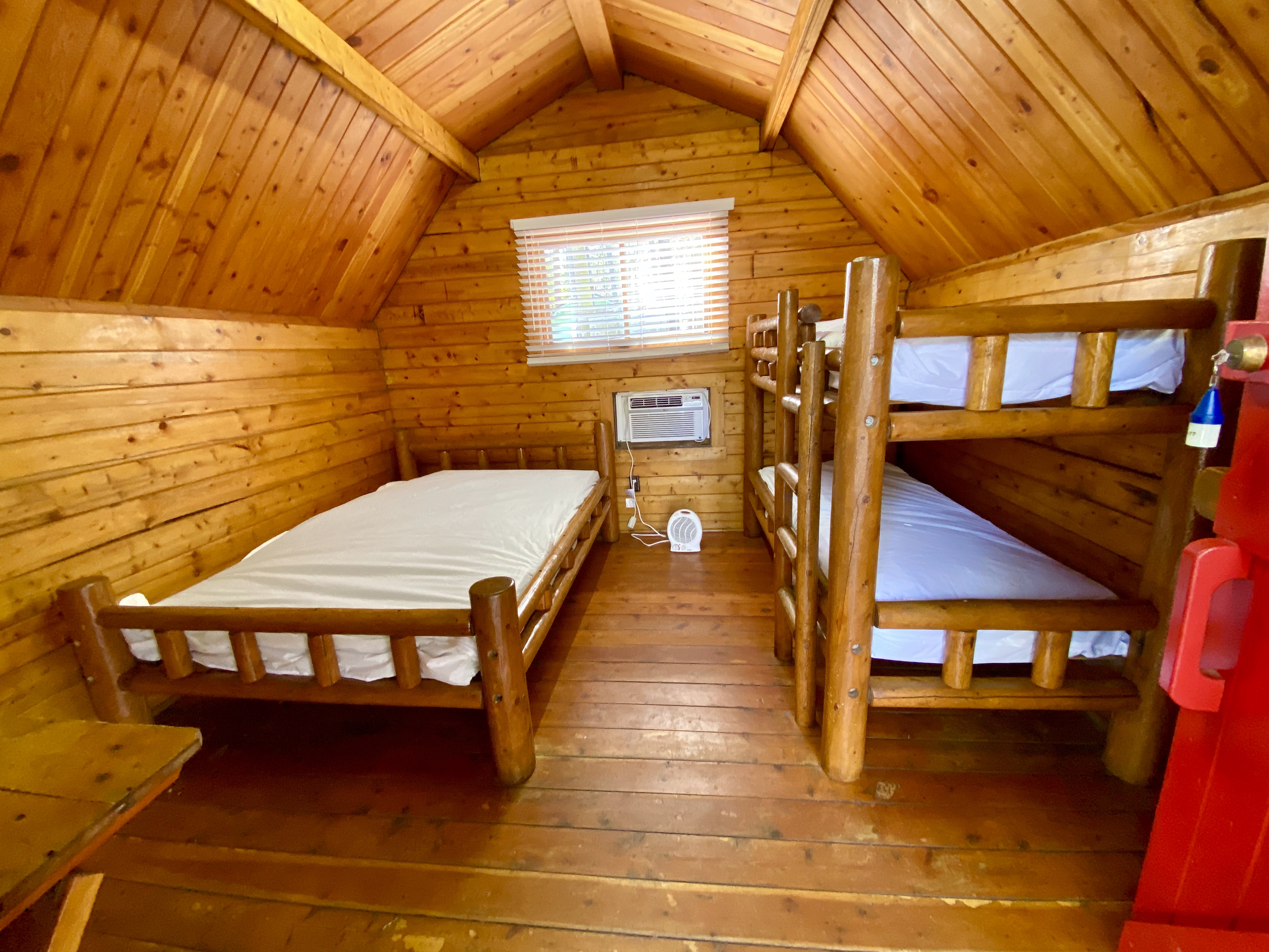 Rustic Cabin 1 Bedroom