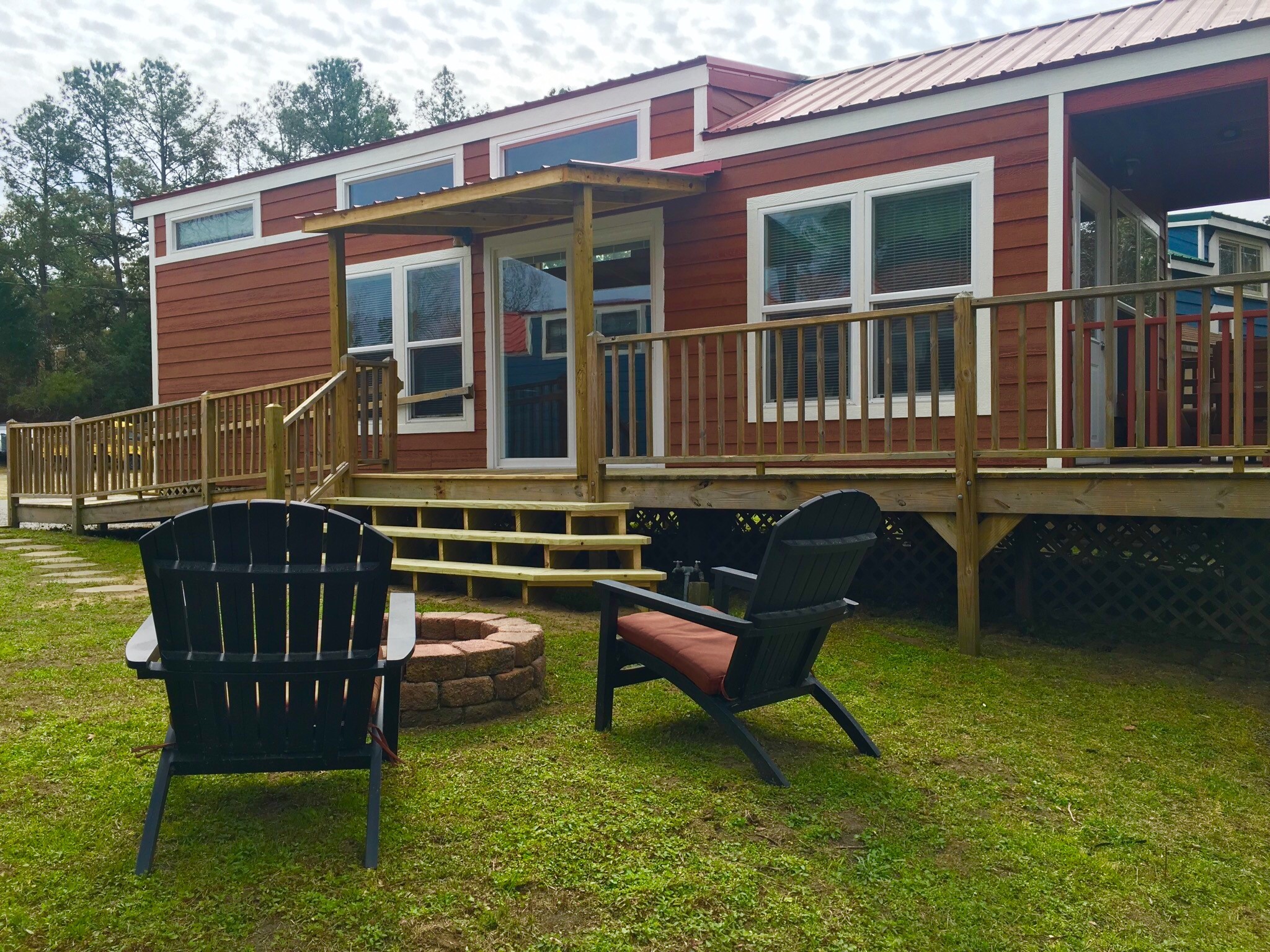 Deluxe Cabin Waterfront (Fire Pit)