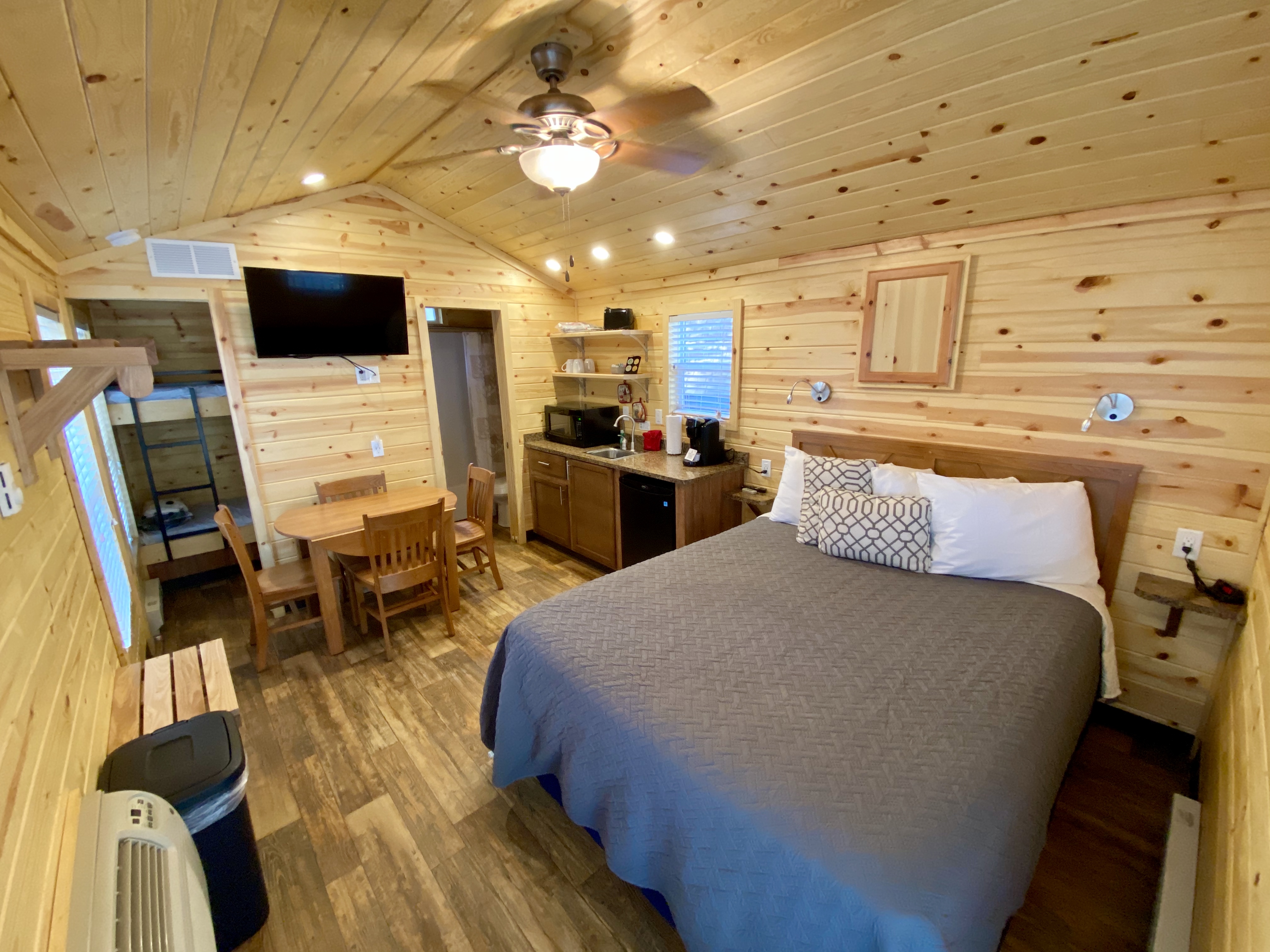 Deluxe Studio (Bunks)