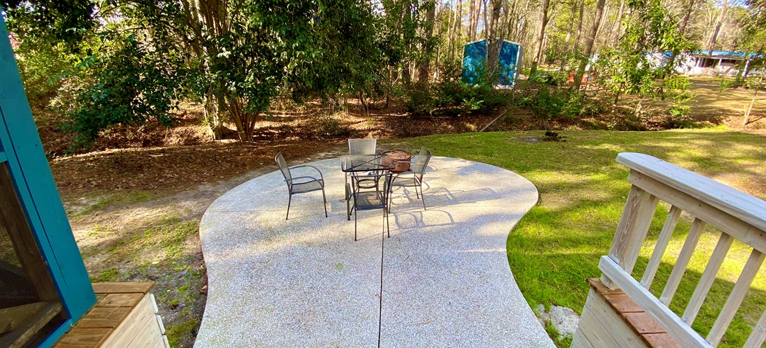 Deluxe Cabin Hill Side Entry Back Patio