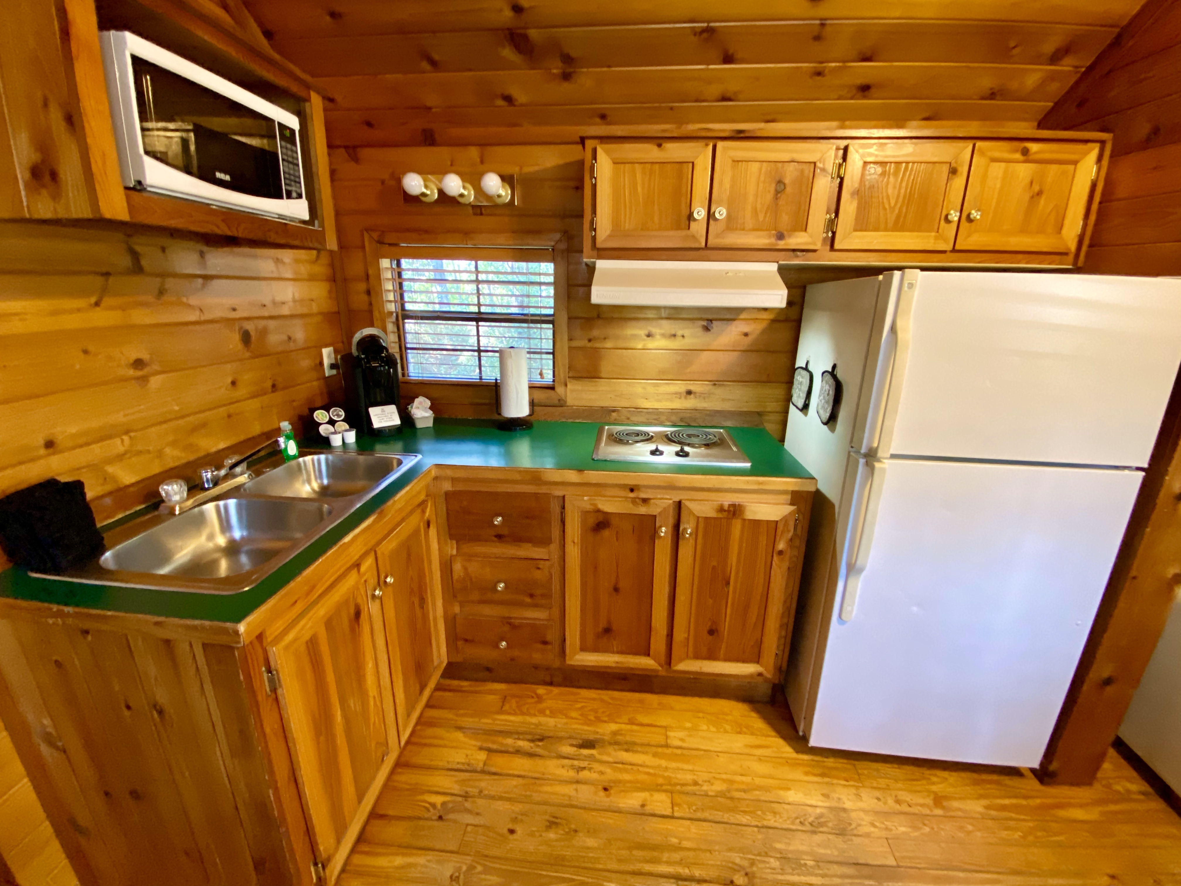 Deluxe Cabin Hill Side Entry Kitchen