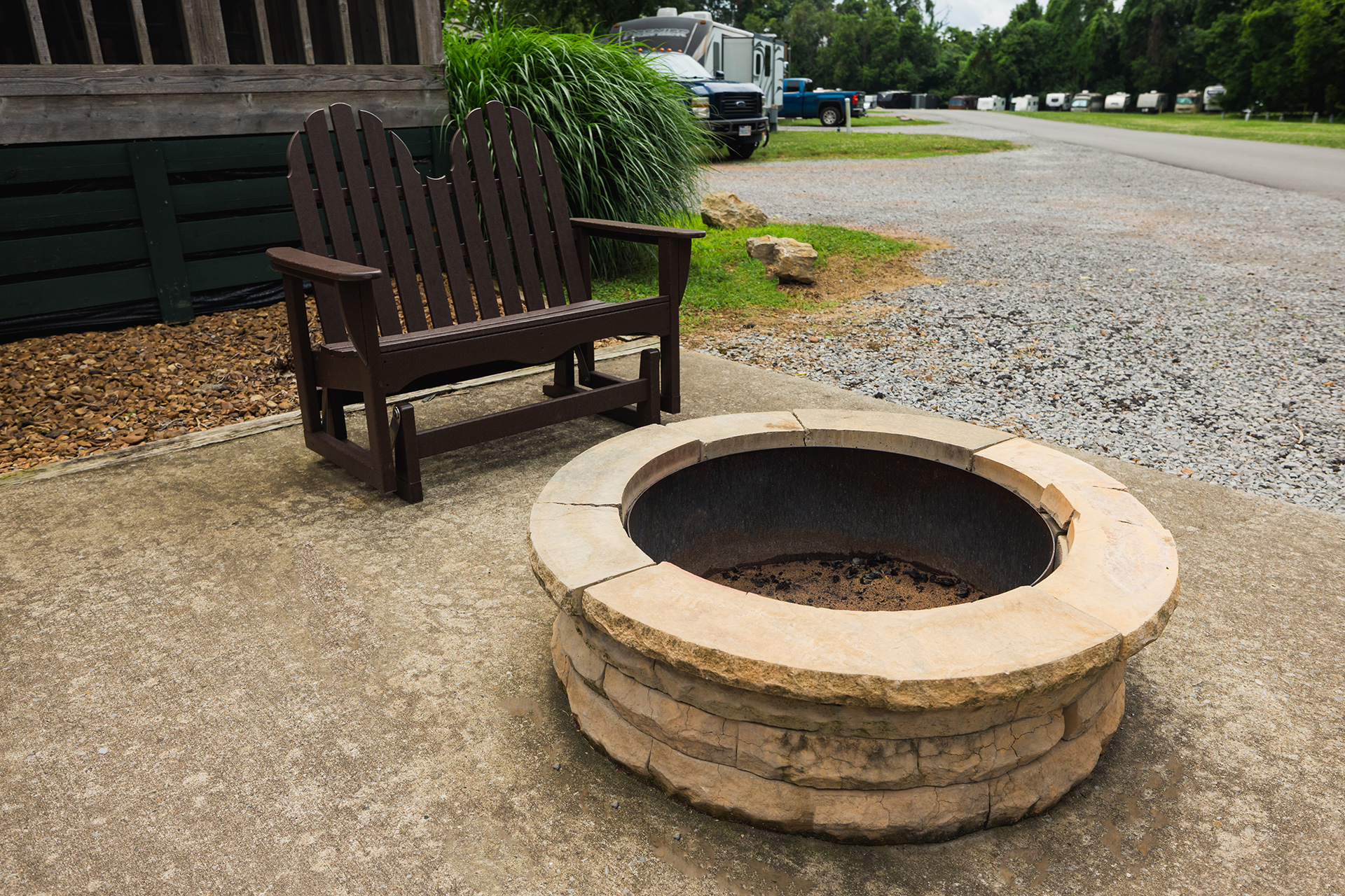T01 - Deluxe Cabin, 1 Room with Loft (Full Bath with Shower) Accessible – Sleeps 6