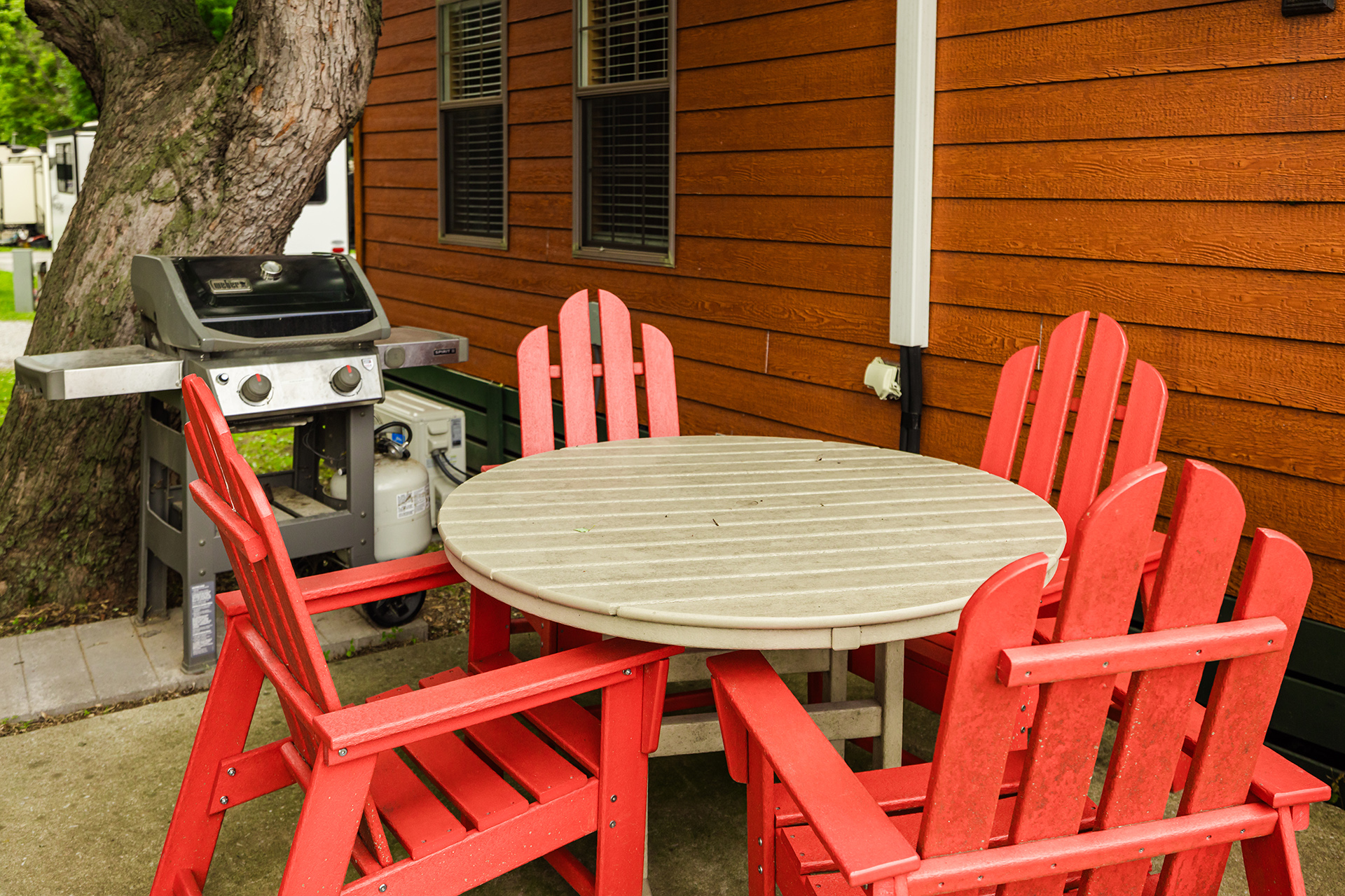X11 - Deluxe Cabin, Studio with KOA Patio® (Full Bath with Tub & Shower) – Sleeps 4