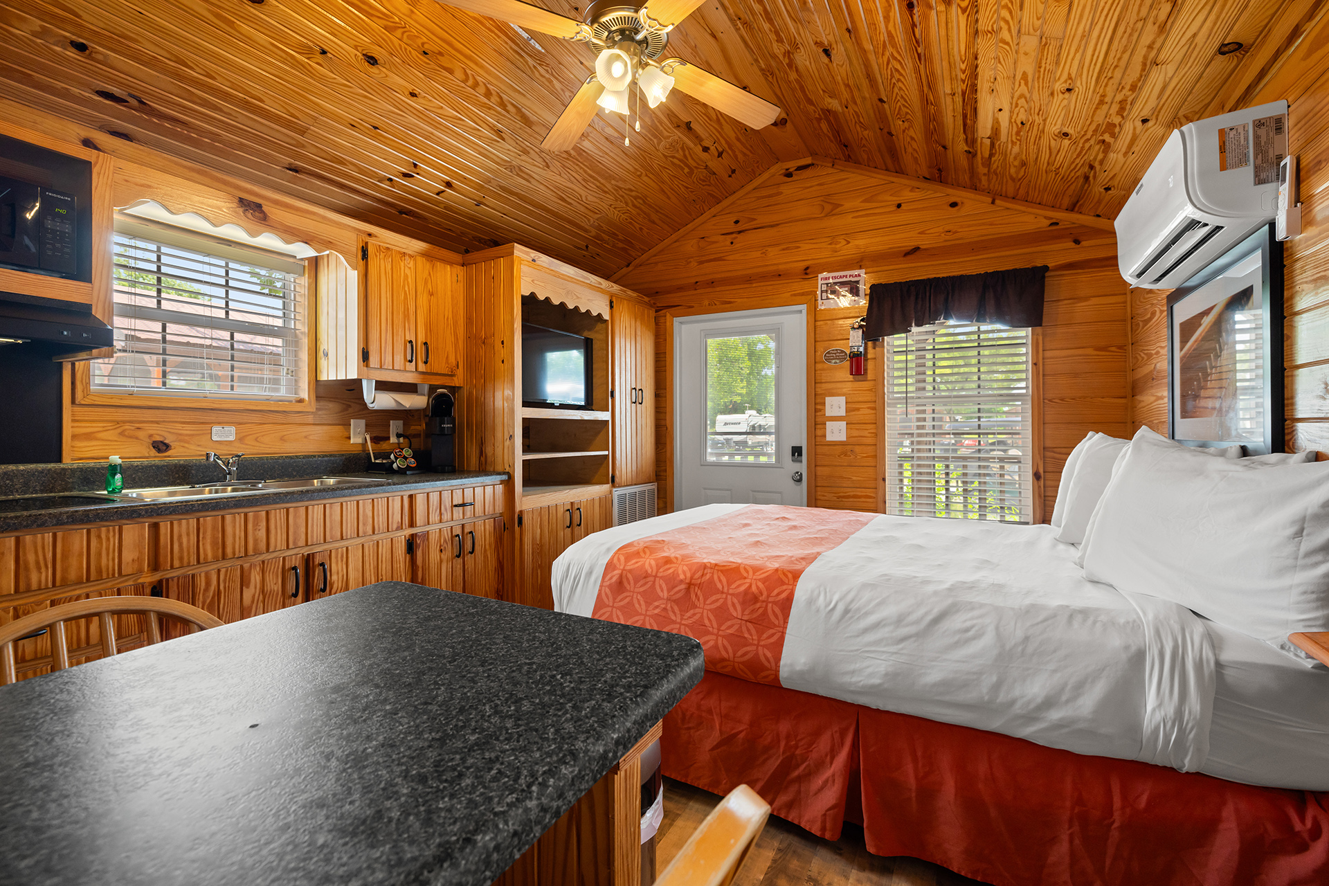 X11 - Deluxe Cabin, Studio with KOA Patio® (Full Bath with Tub & Shower) – Sleeps 4