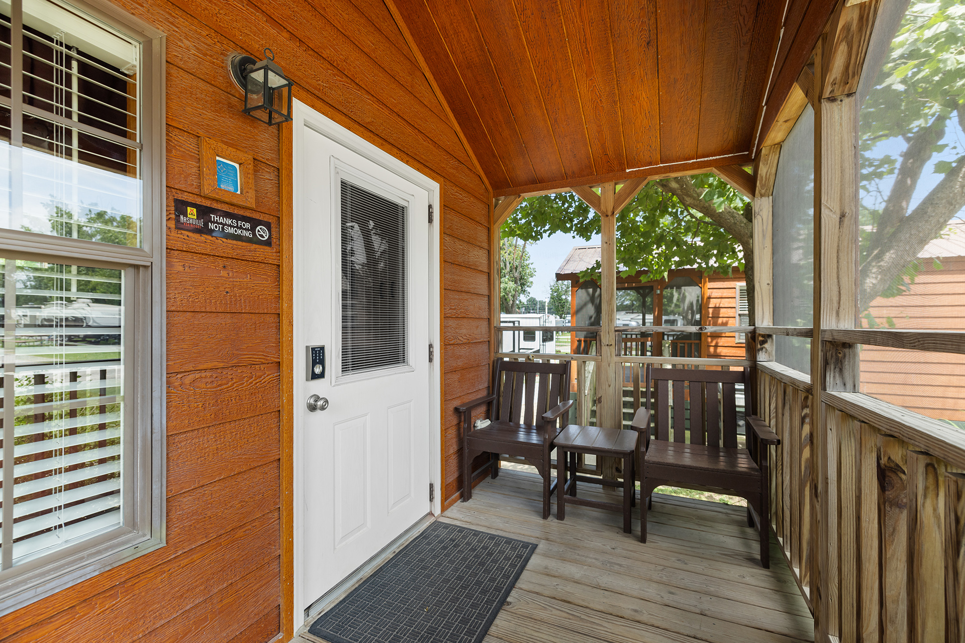X11 - Deluxe Cabin, Studio with KOA Patio® (Full Bath with Tub & Shower) – Sleeps 4