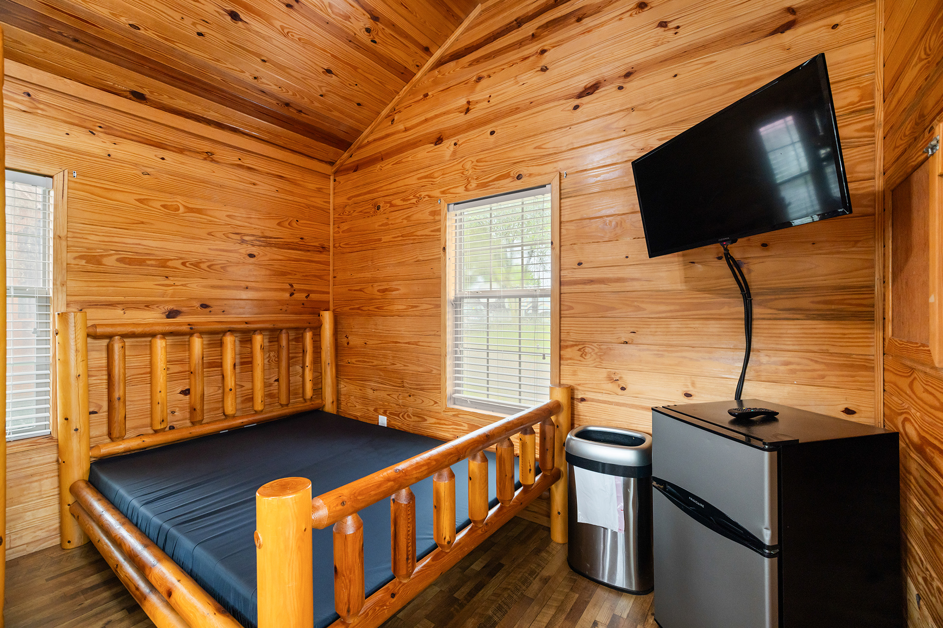Y03 - Camping Cabin, 1 Room (No Bathroom) - Sleeps 4