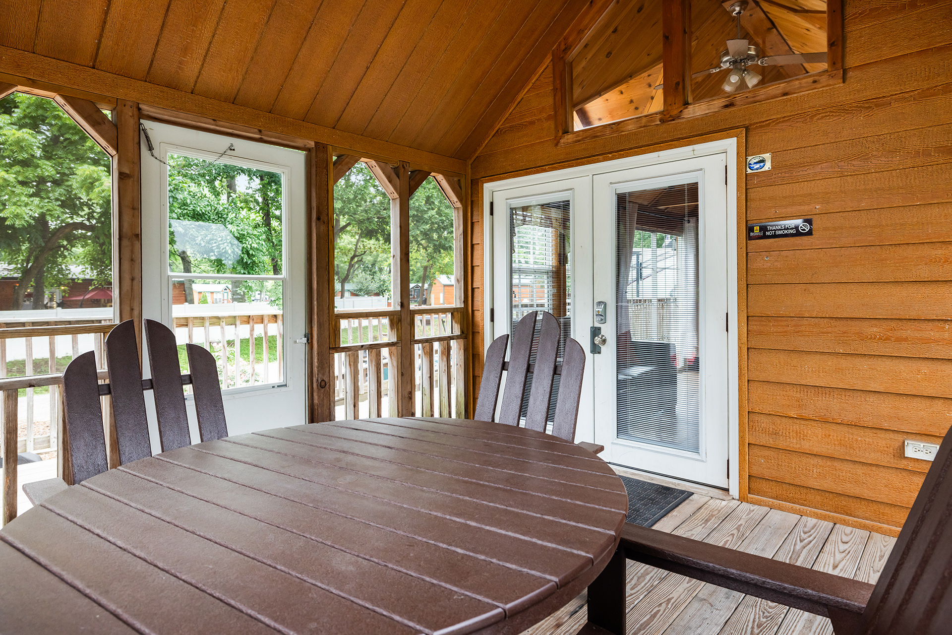 T01 - Deluxe Cabin, 1 Room with Loft (Full Bath with Shower) Accessible – Sleeps 6