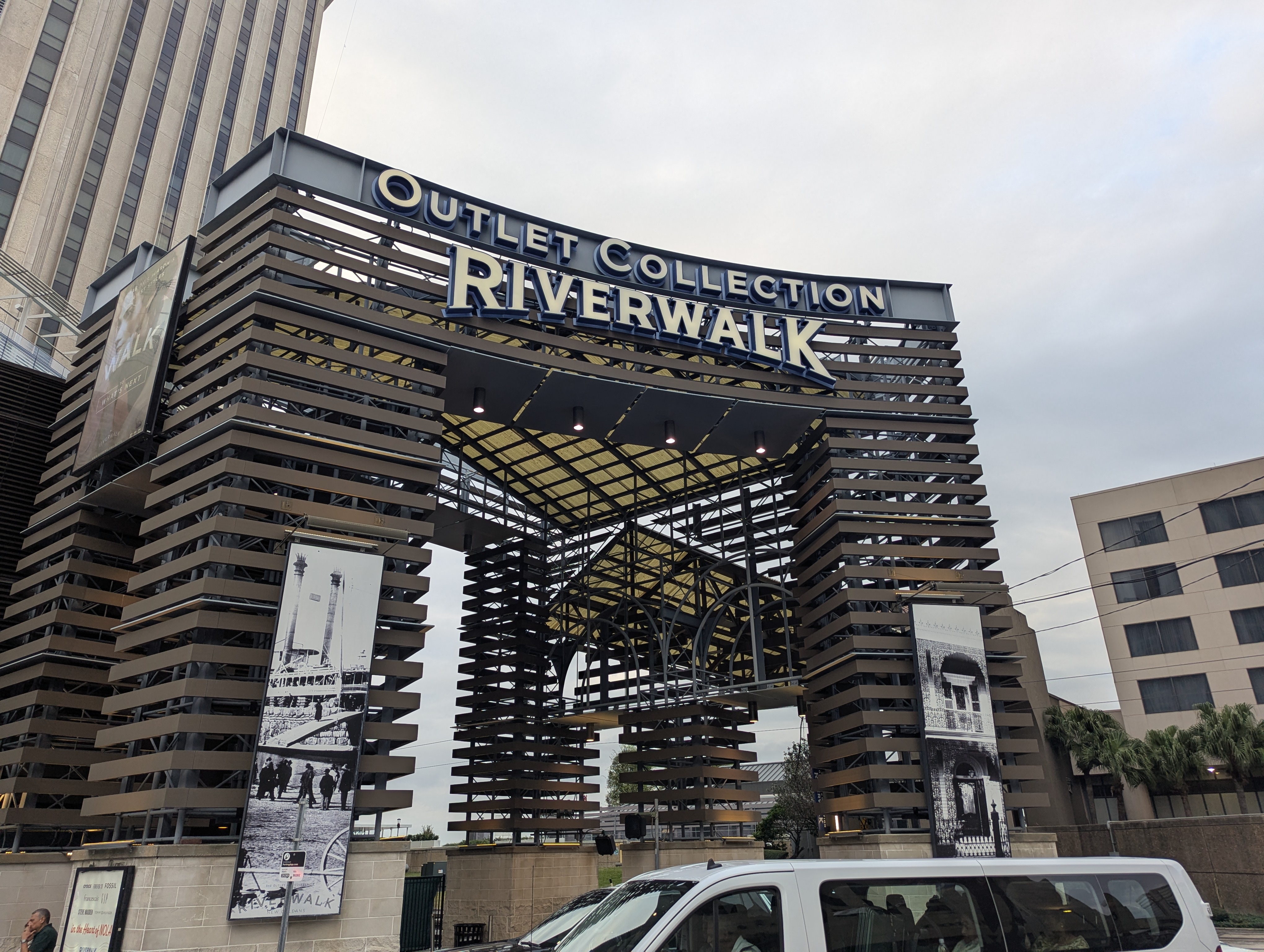 19th Annual Summer Market at Riverwalk Photo