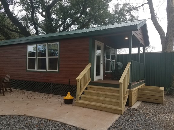 Deluxe Lodge 2. Sleeps 6.