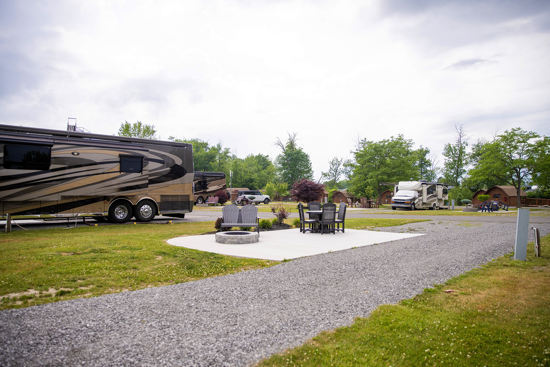 RV - A37, Pull-Thru 50/30 AMPS FHU KOA Patio® – Upgraded