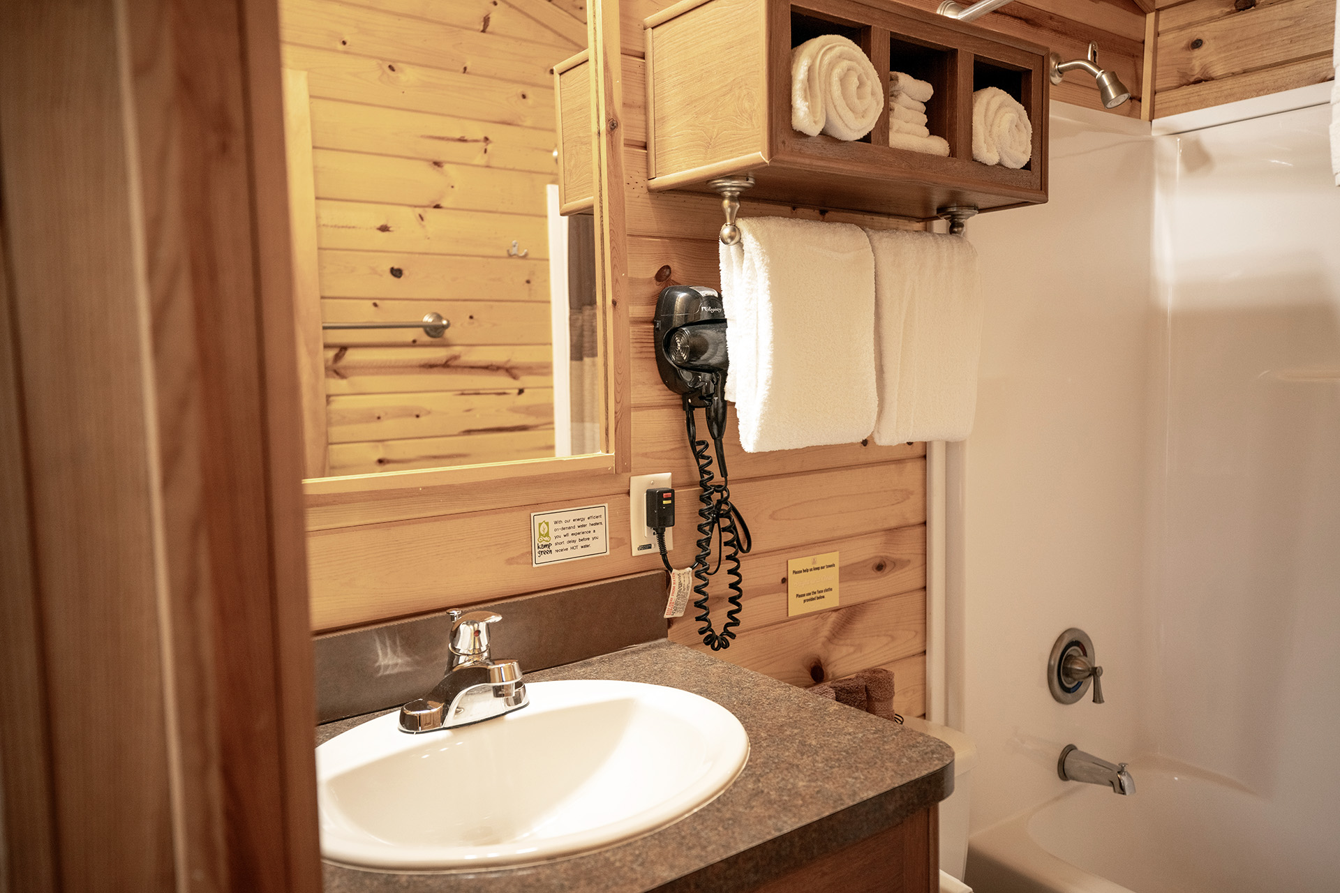 C44 - Deluxe Cabin, 2 Room (Full Bath with Tub & Shower) - Sleeps 8
