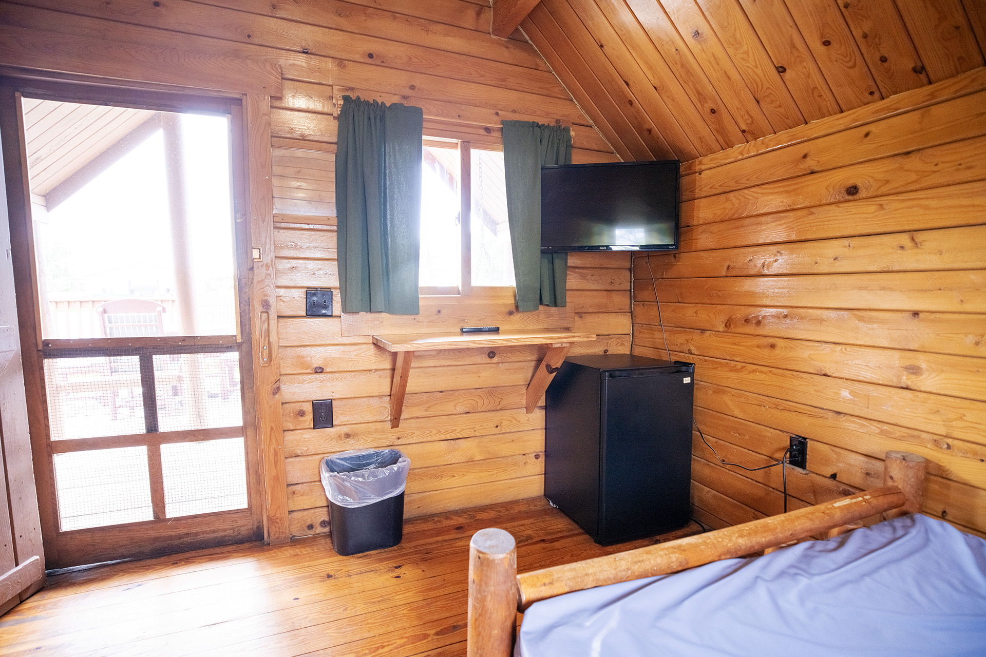 C35 - Camping Cabin, 2 Room (No Bathroom) Climate Controlled, Pond - Sleeps 6