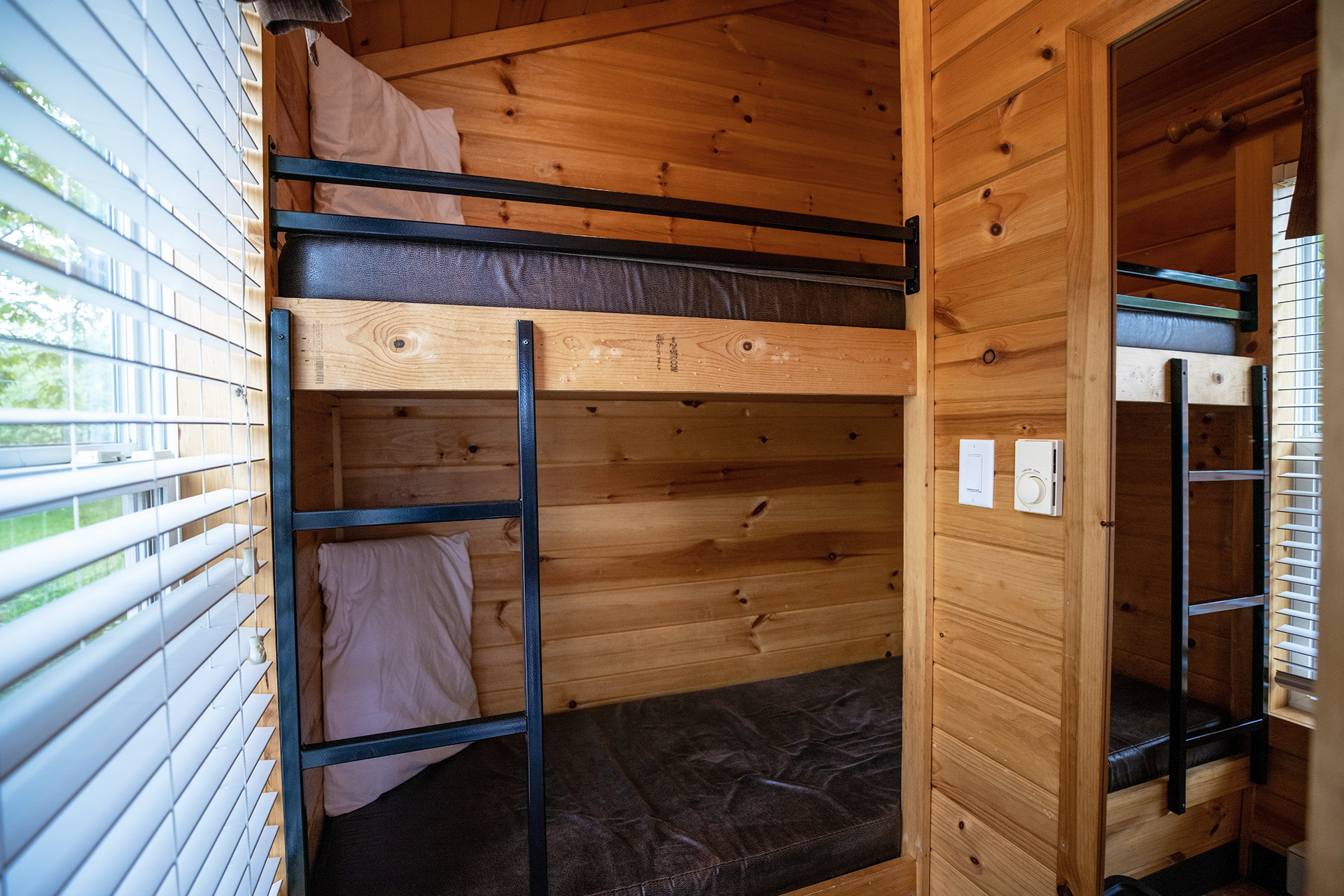 C58 - Deluxe Cabin, Studio (Full Bath with Tub & Shower) - Sleeps 4