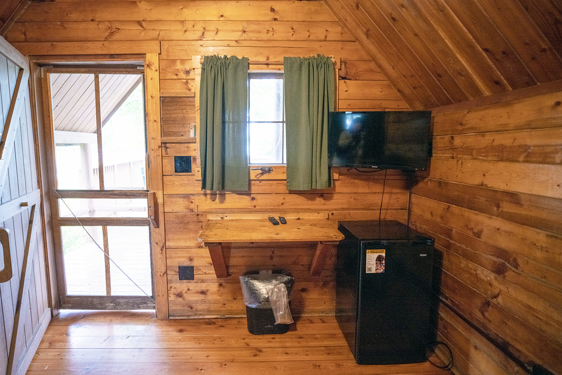 B01 - Camping Cabin, 1 Room (No Bathroom) Climate Controlled - Sleeps 4