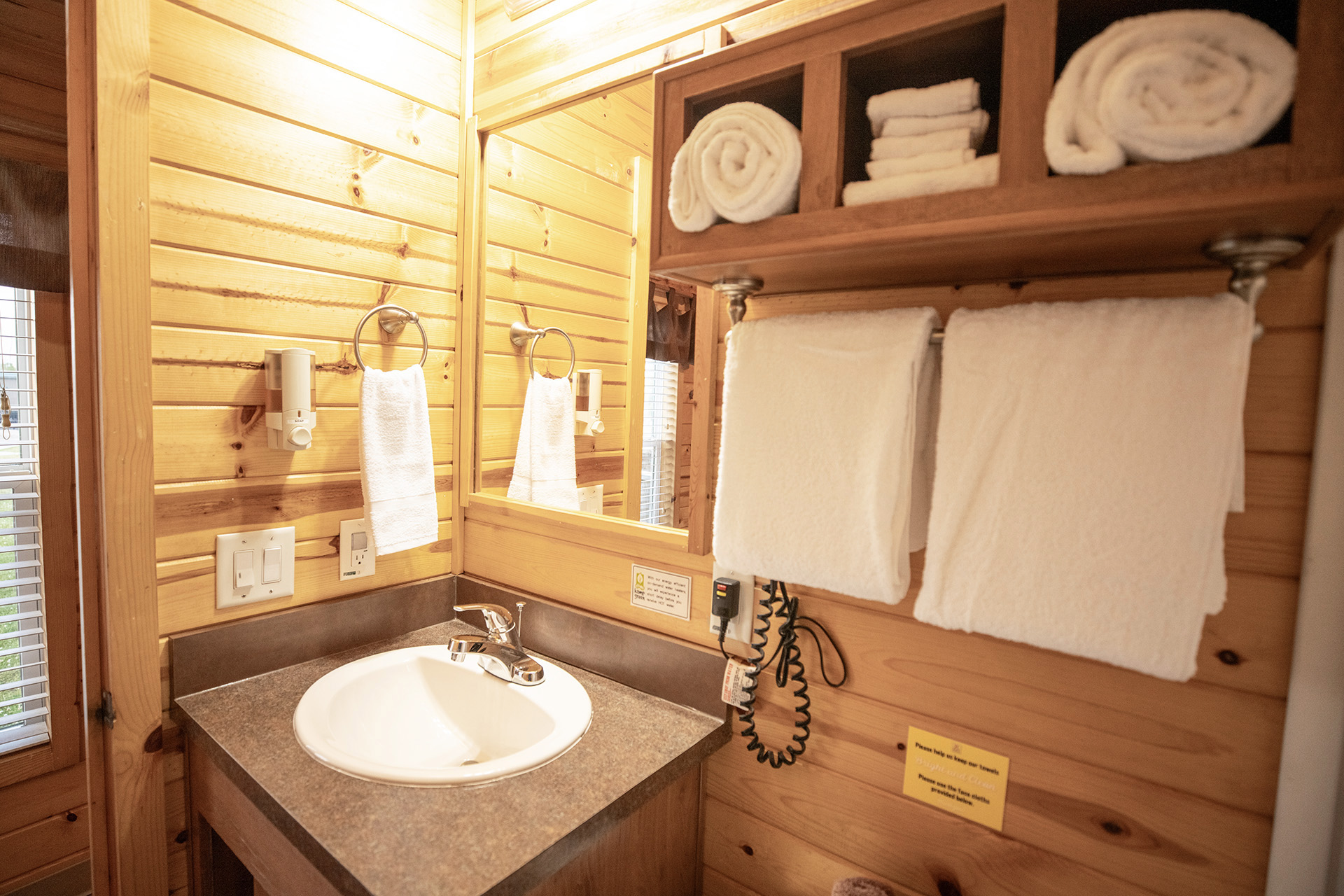 Deluxe Cabin, 2 Room with KOA Paw Pen (Full Bath with Tub & Shower) - Sleeps 8