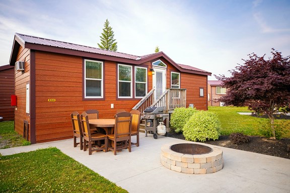 Deluxe Cabin, 2 Room (Full Bath with Tub & Shower) - Sleeps 8