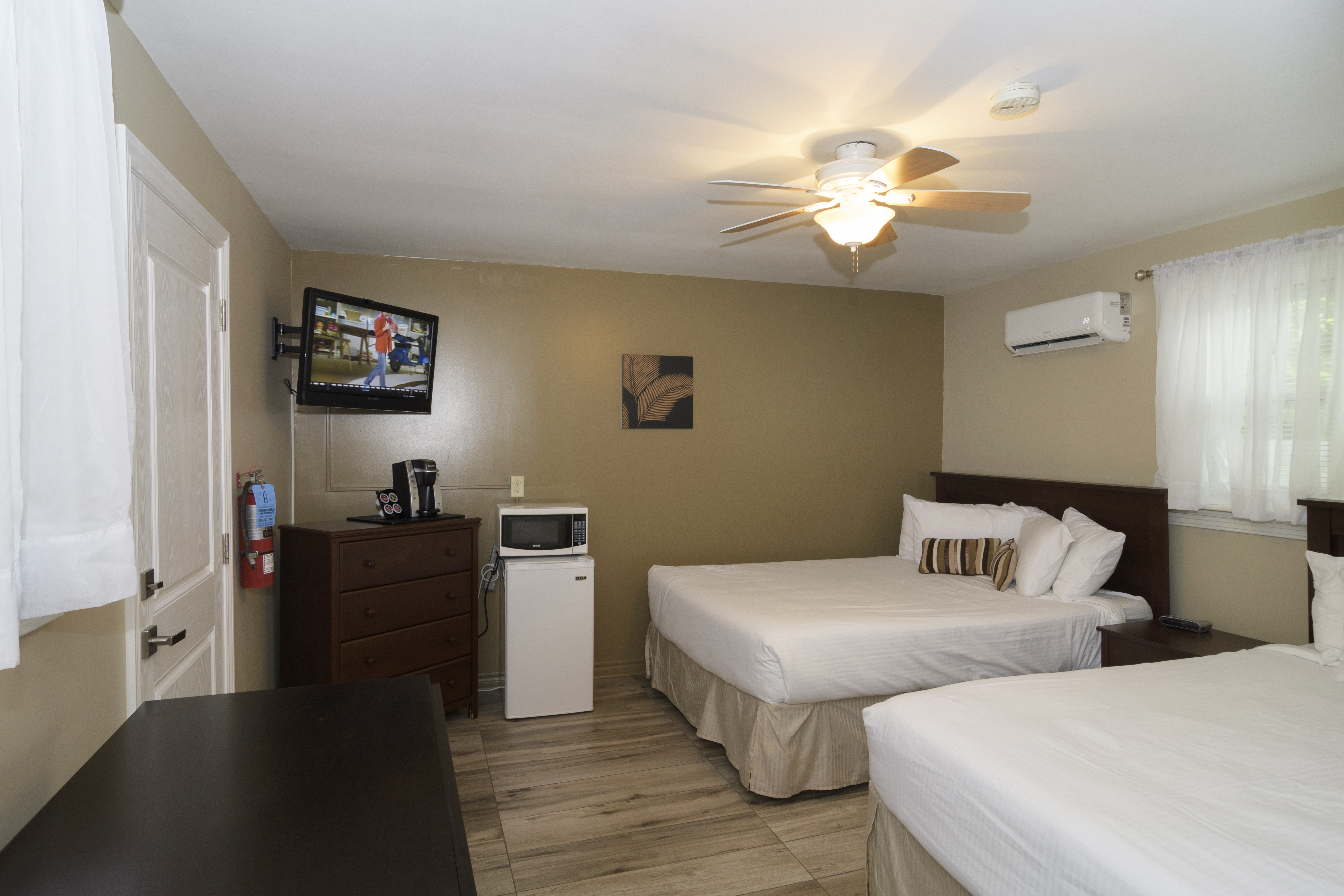 Motel Unit Bedding