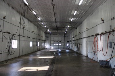 Award Winning Truck/RV Wash & Laughing Larry's Lunchroom