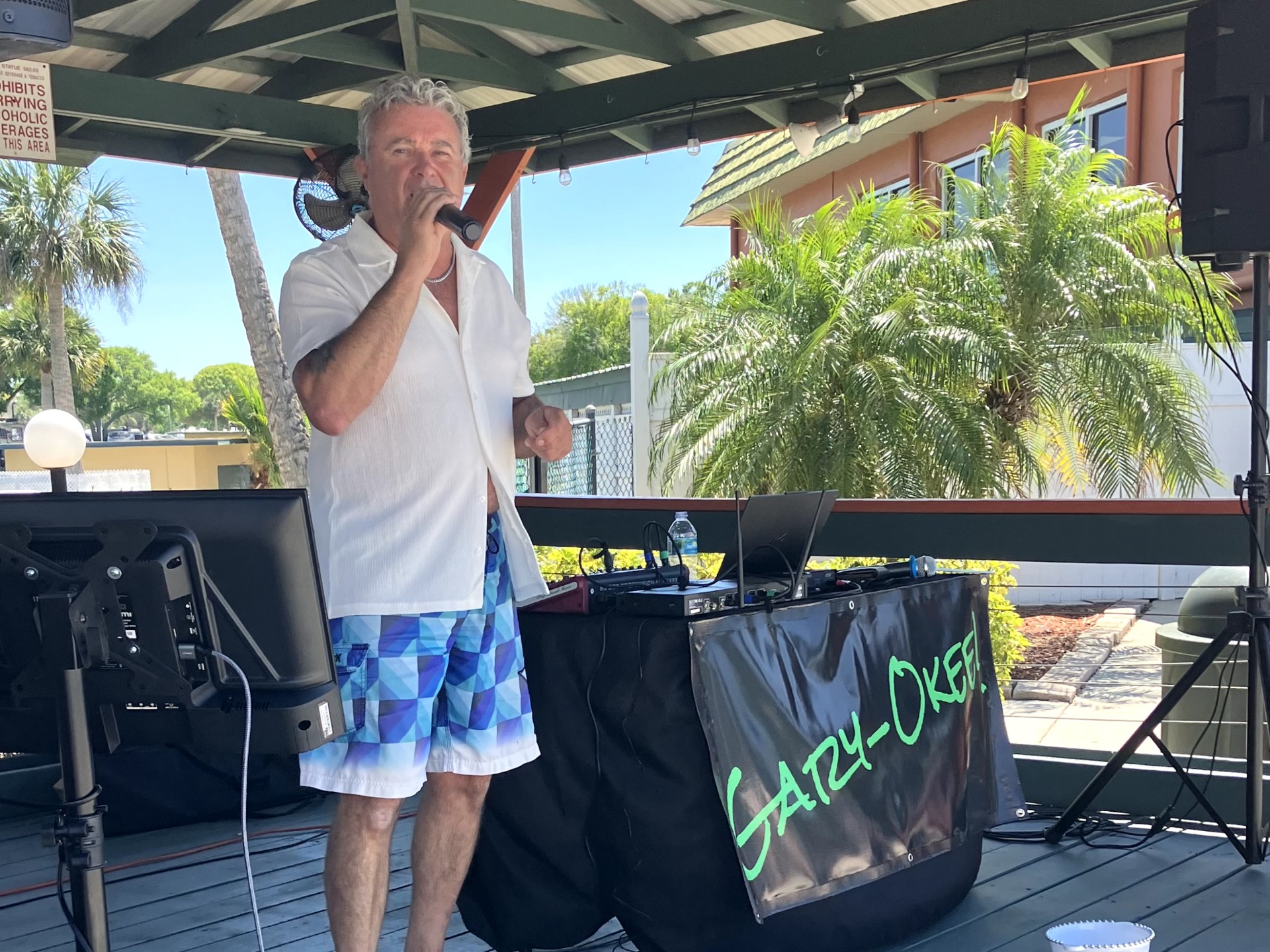 Live Music with Gary Okee in the Shanty Photo
