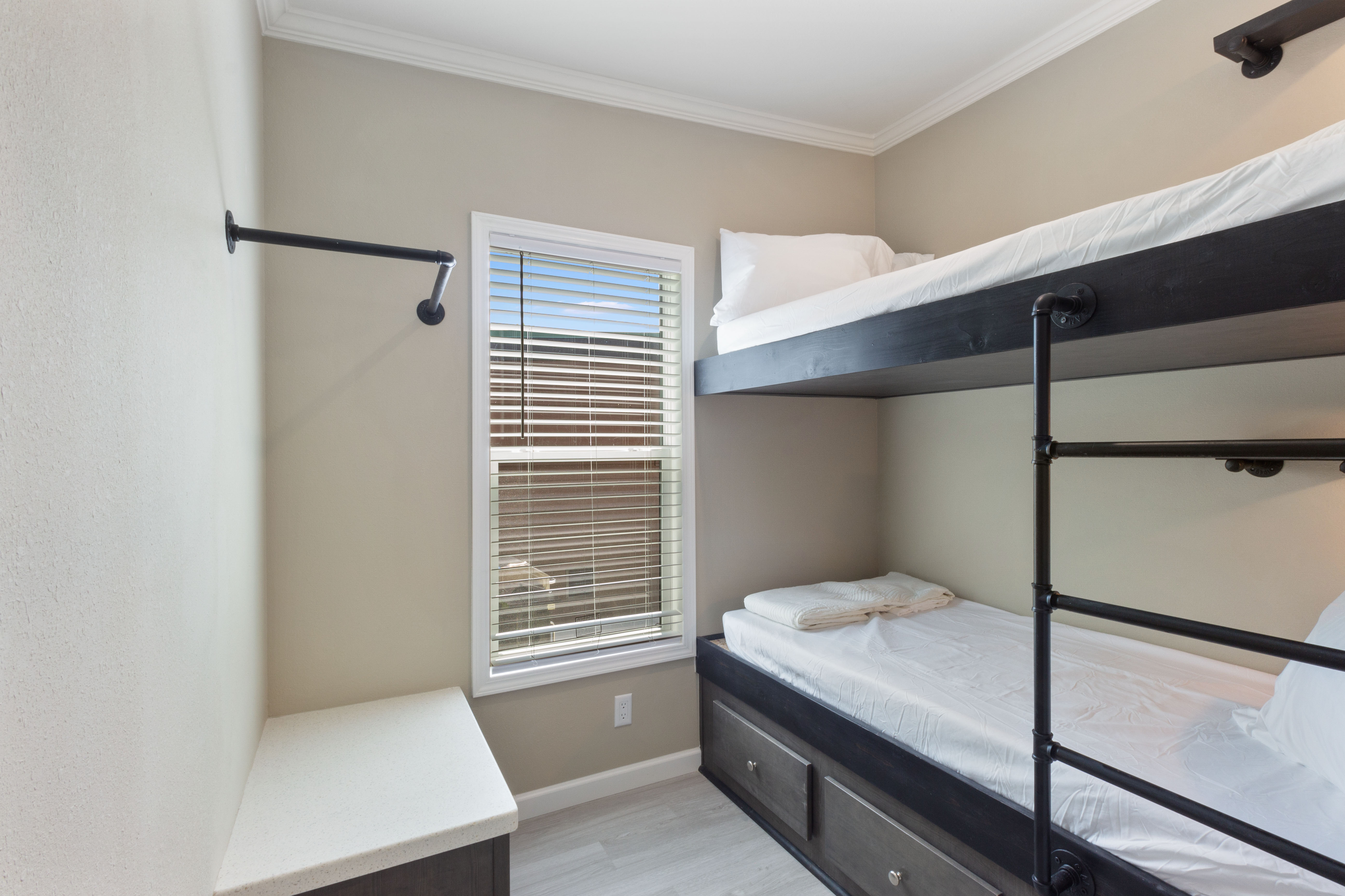 Second bedroom with bunkbeds