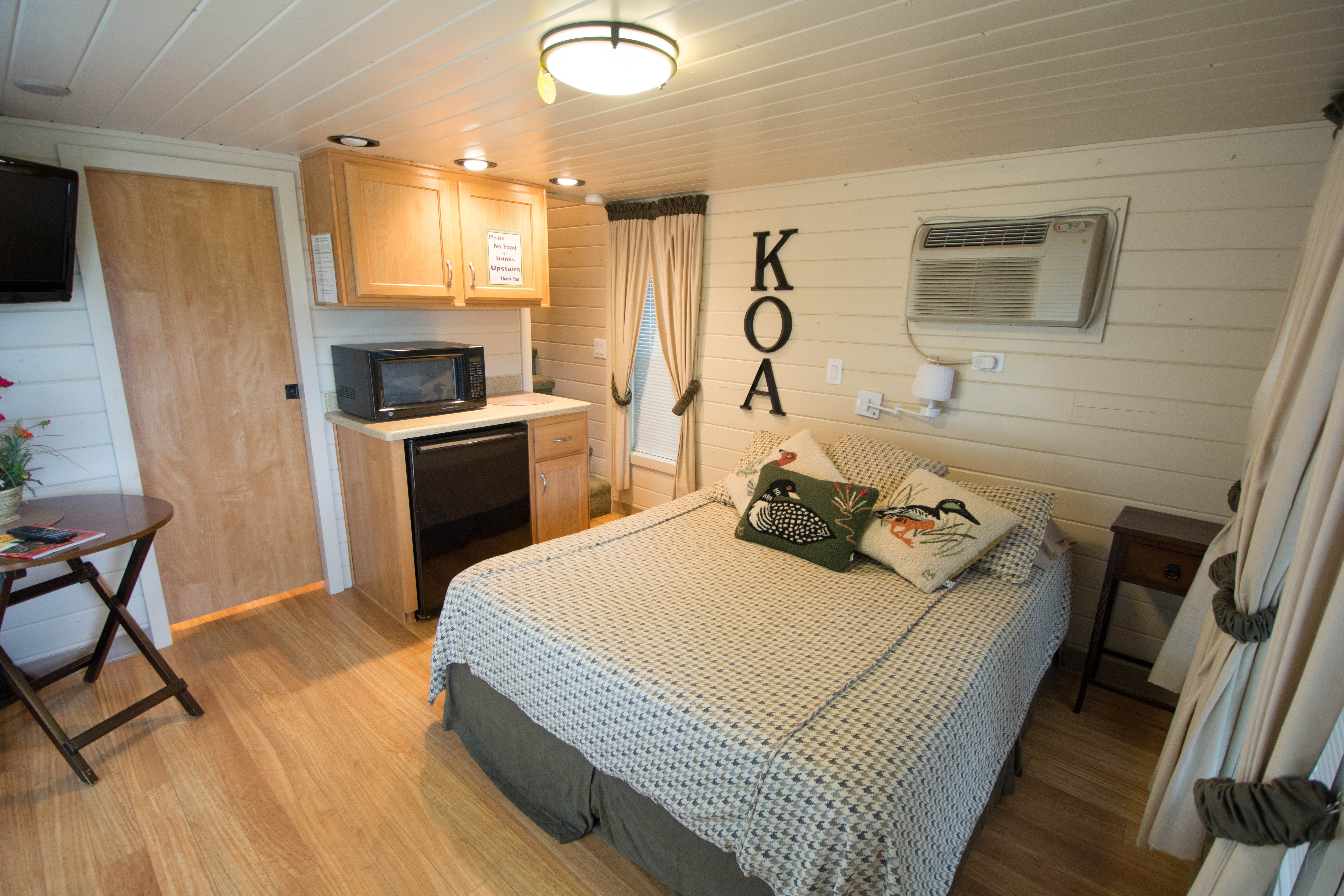 Main Room w/ Queen-sized Bed