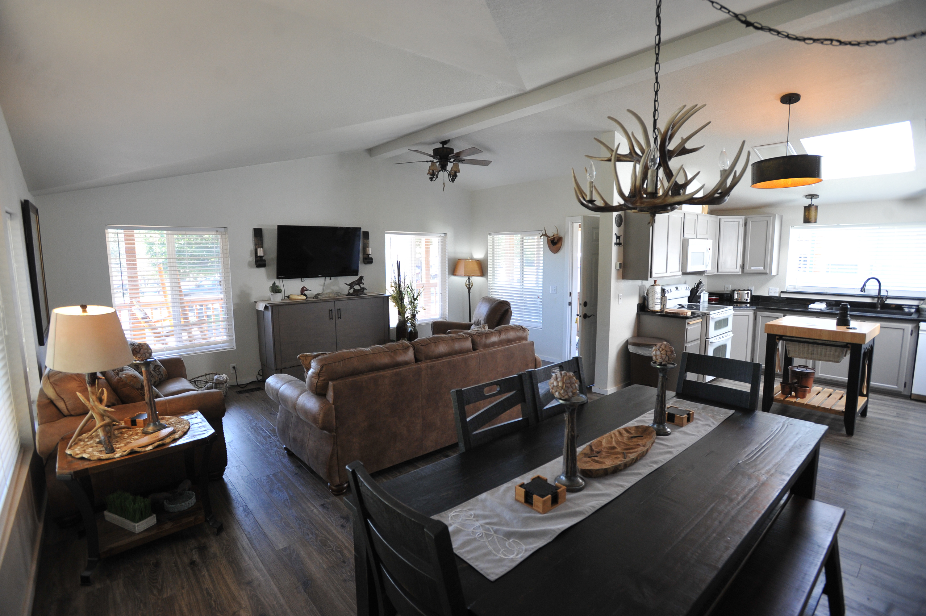 Grand House - Living Room/Kitchen/Dining