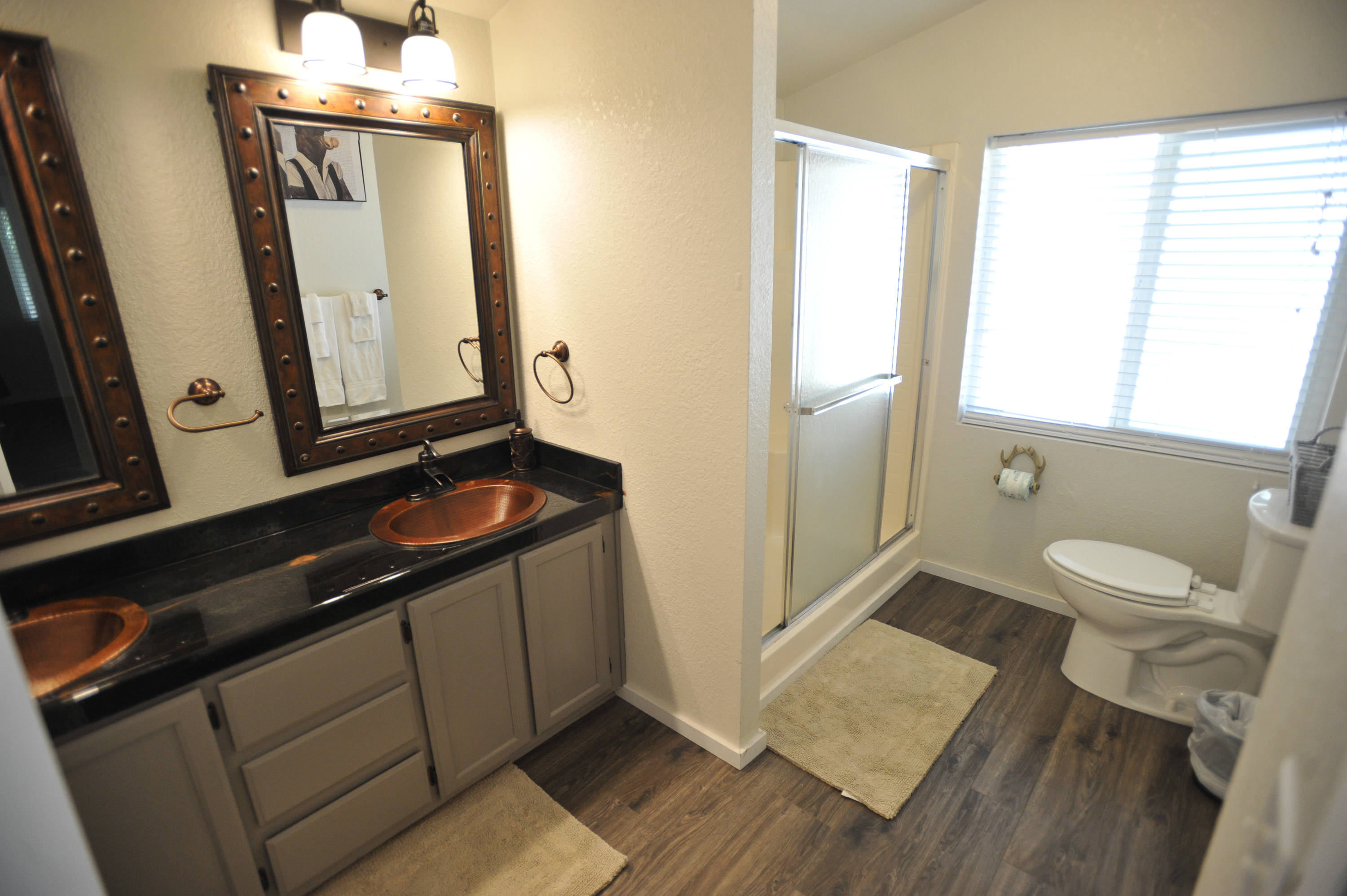 Grand House - Master Bathroom