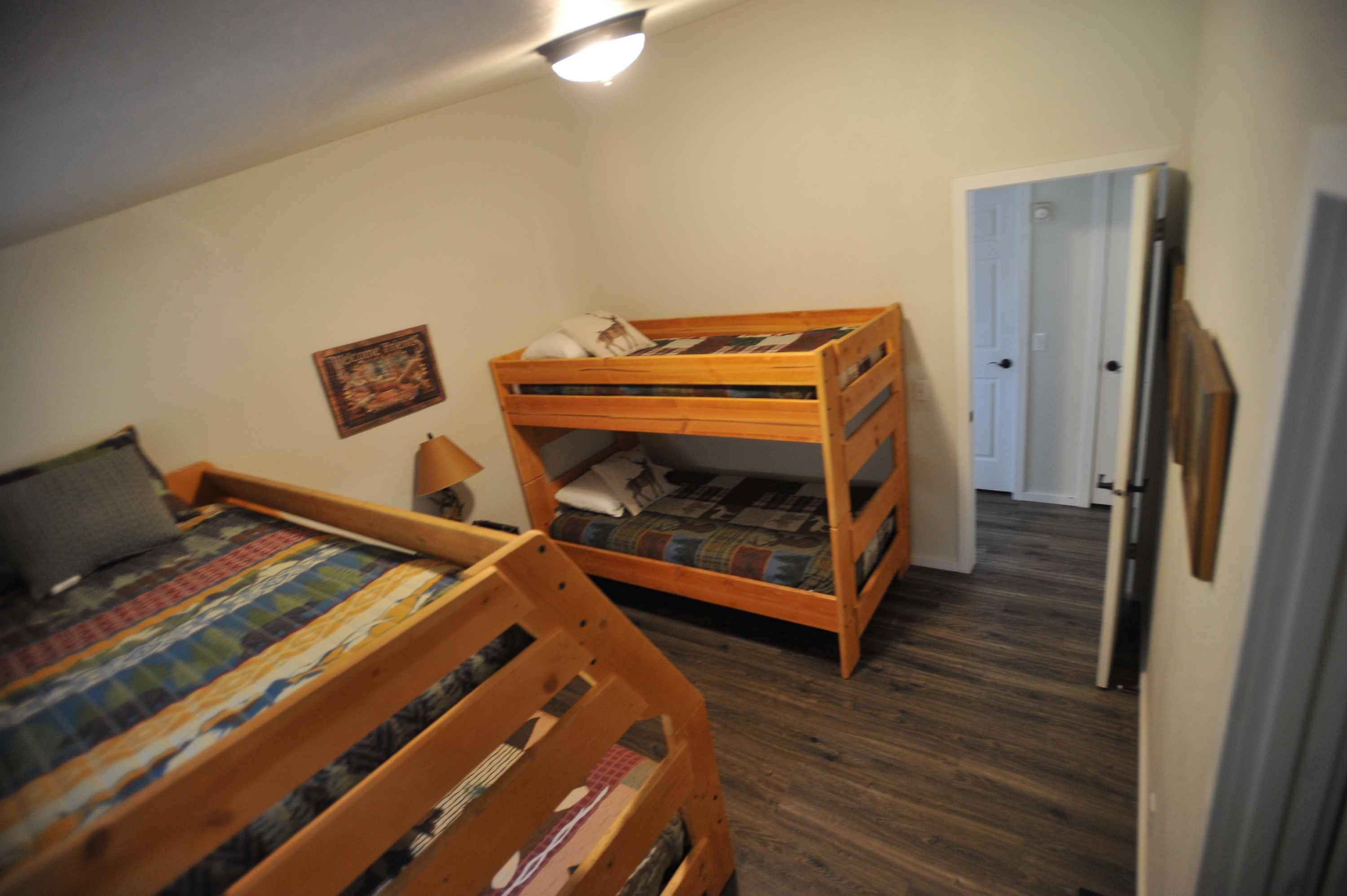 Grand House - Bedroom 1