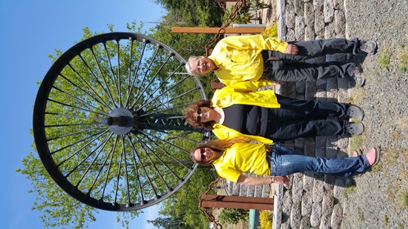 Andrea, Kathy, Fritz Gross