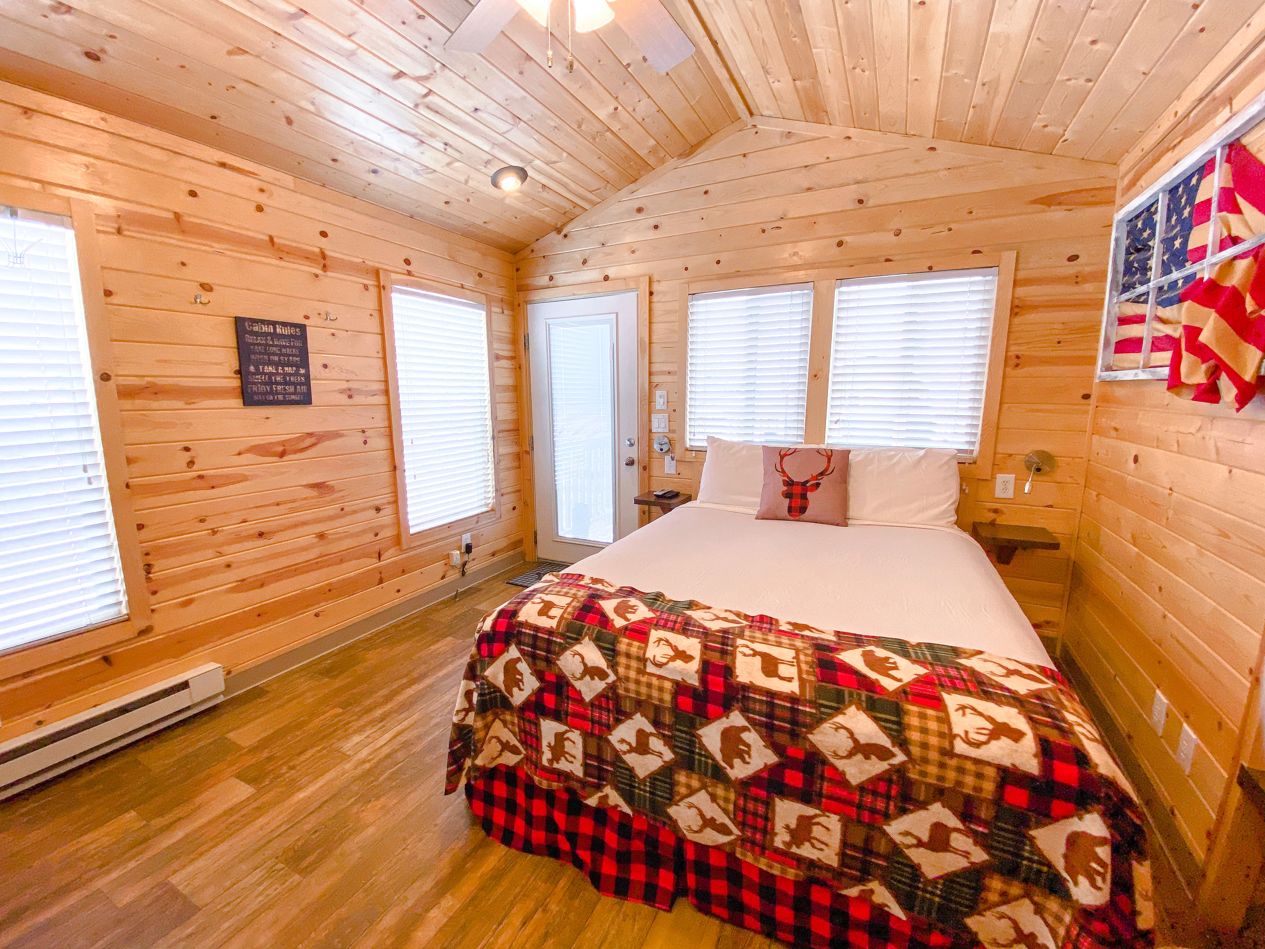 Studio Deluxe Cabin bedroom